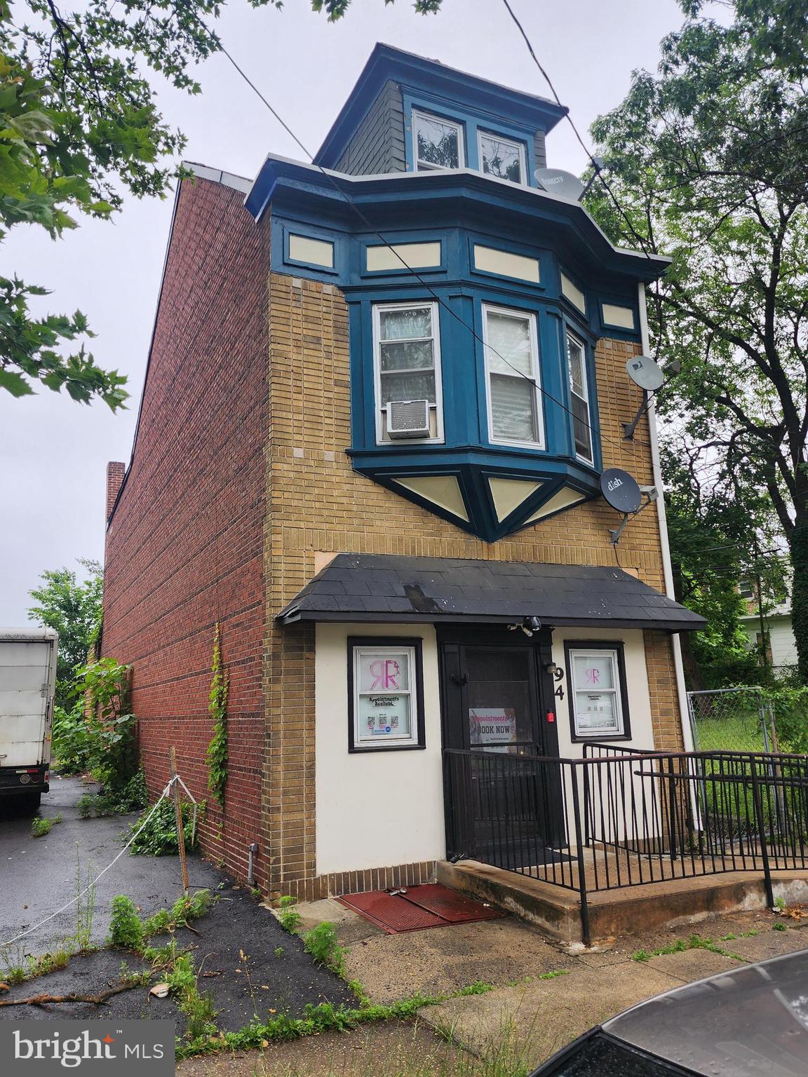 94 E. PAUL AVE 100