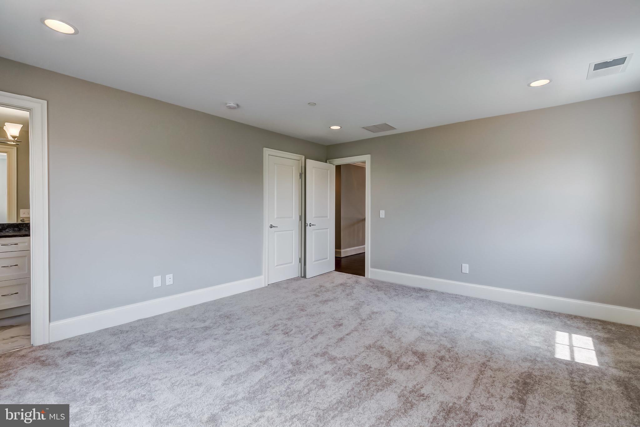 BRIGHTON COURT - Residential