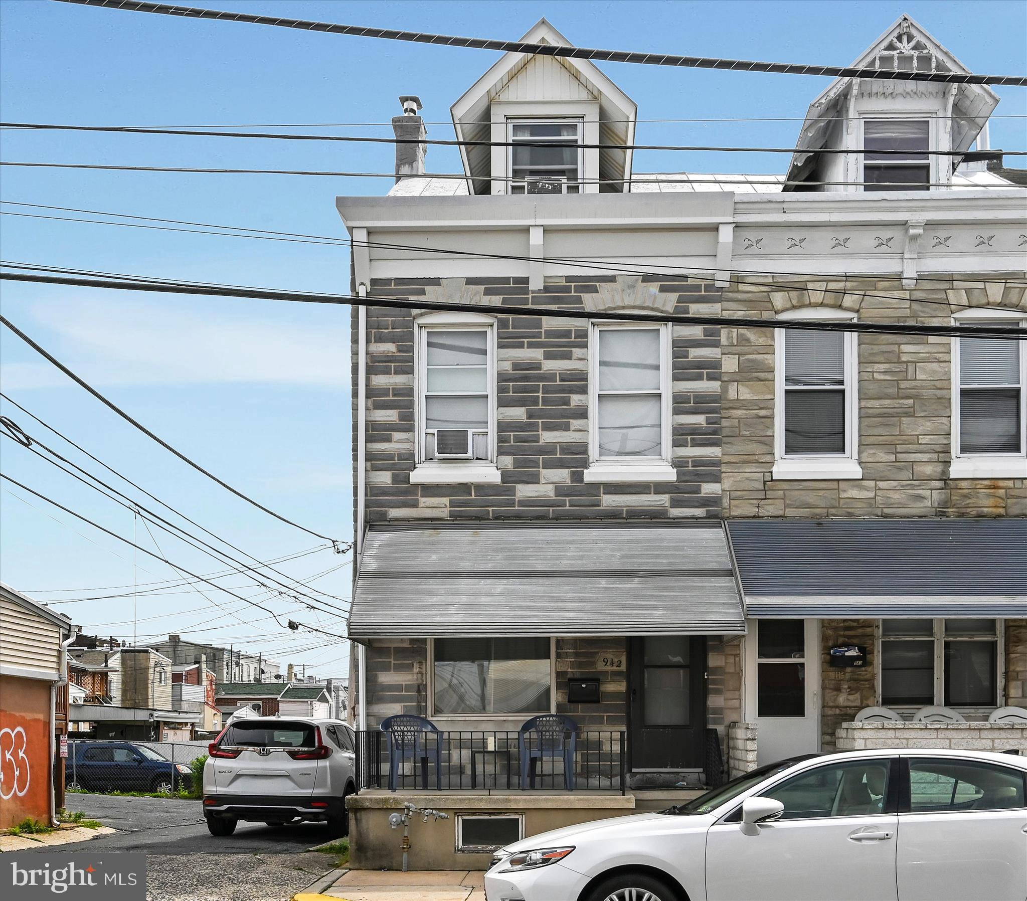 942 PIKE STREET