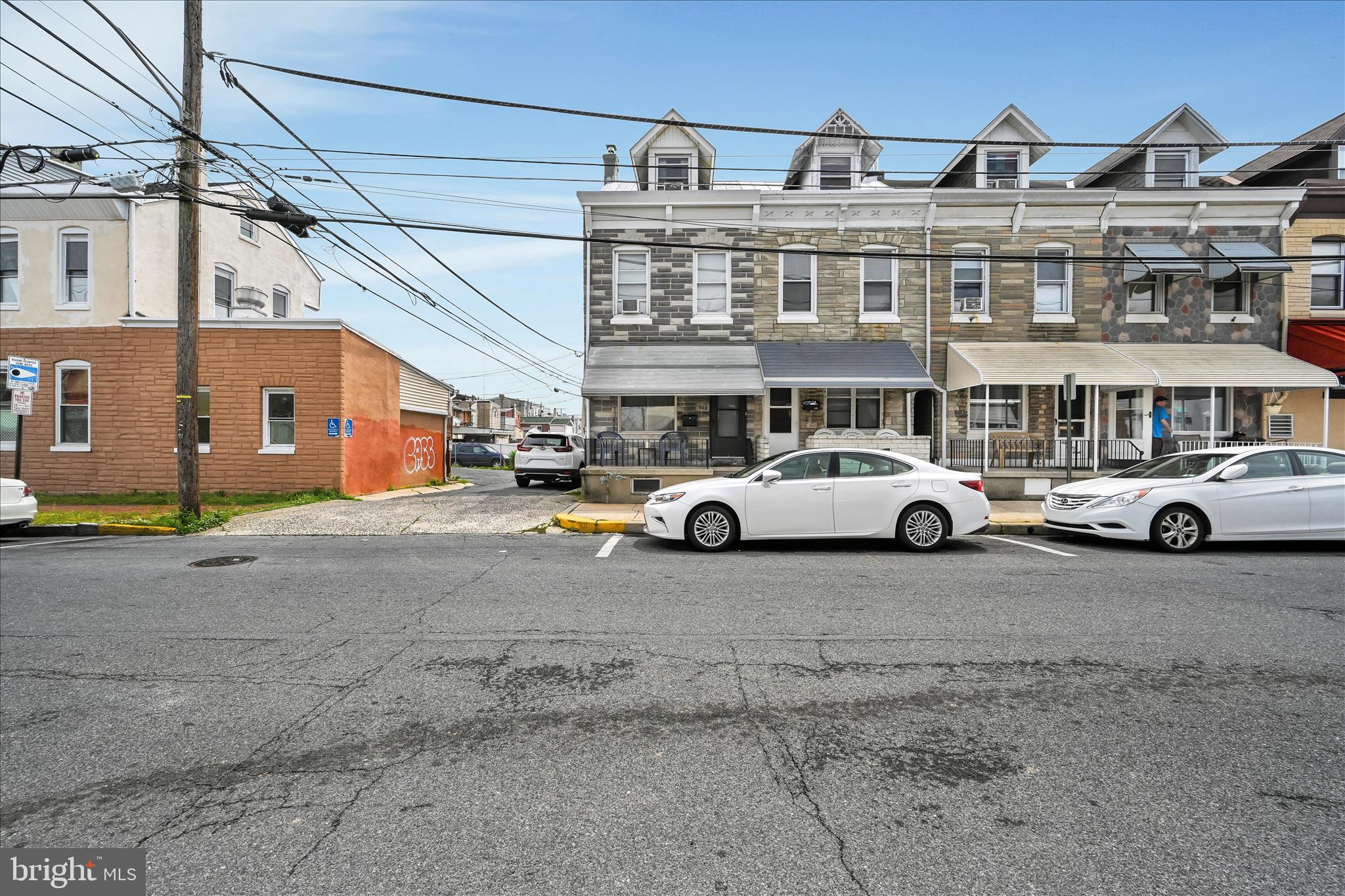 942 PIKE STREET