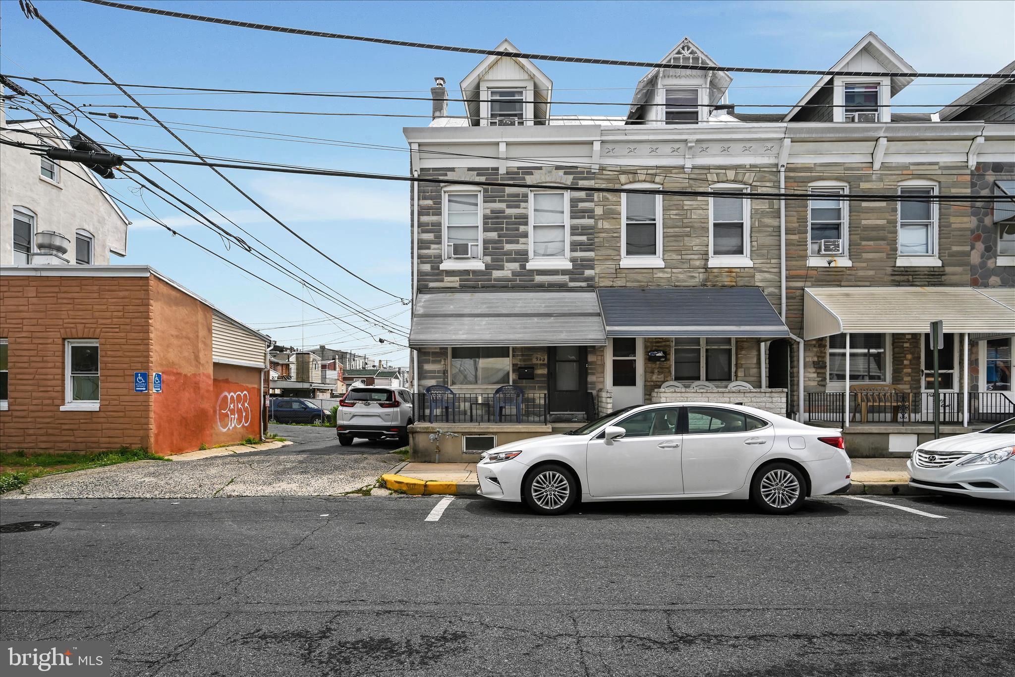 942 PIKE STREET