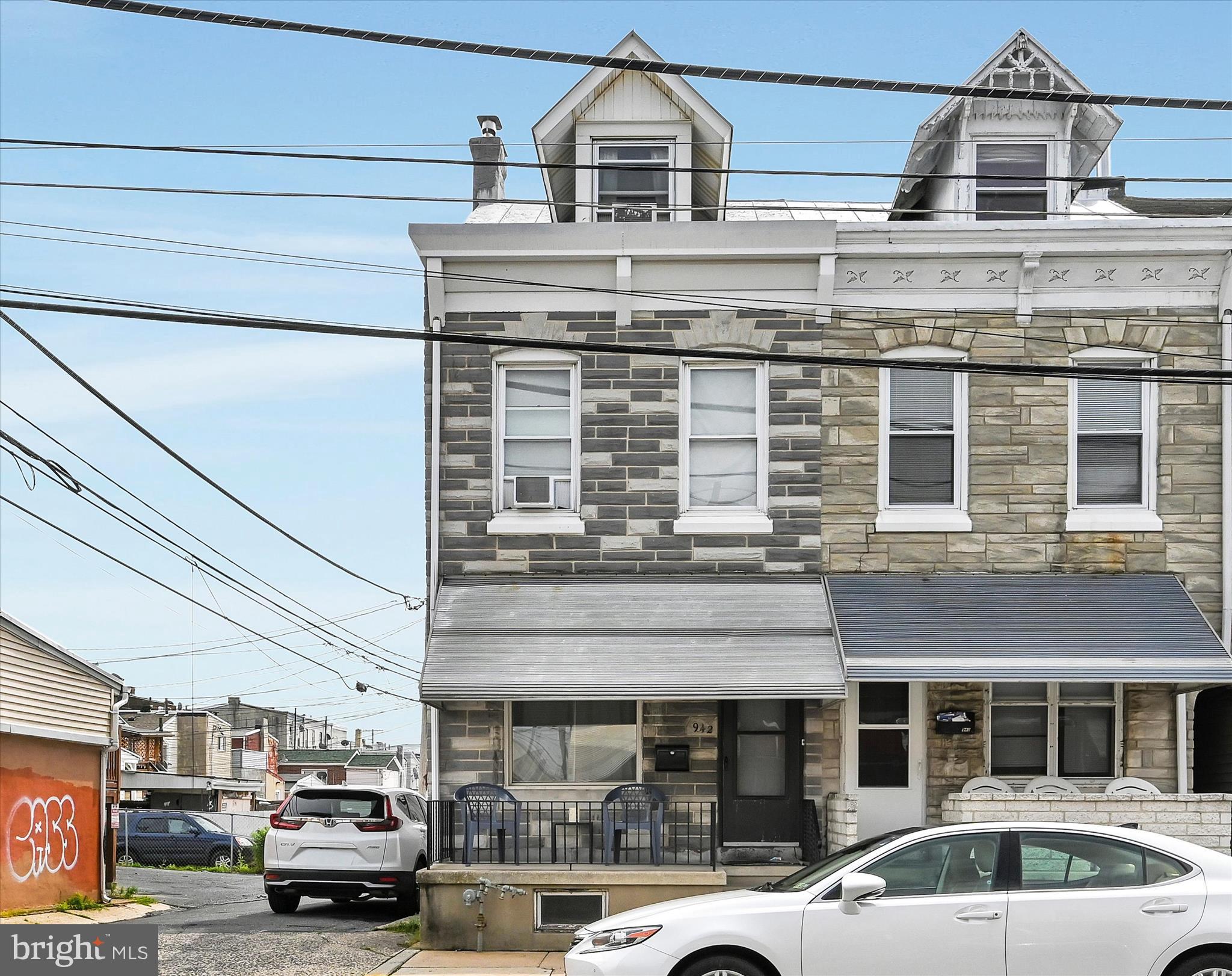 942 PIKE STREET