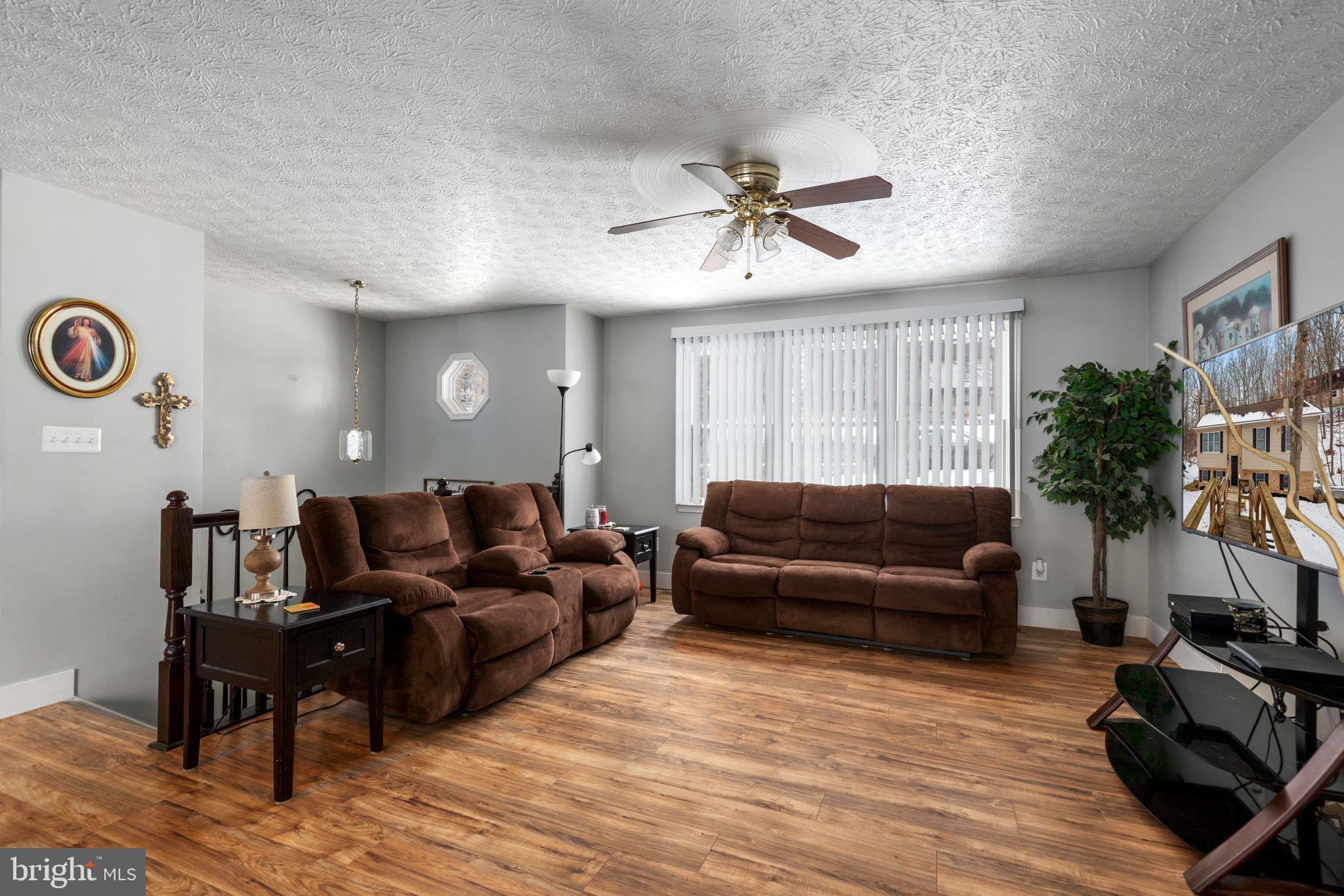 LAKE HOLIDAY ESTATES - Residential