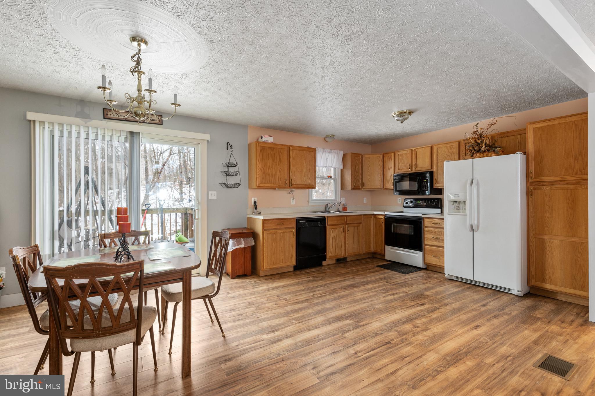 LAKE HOLIDAY ESTATES - Residential