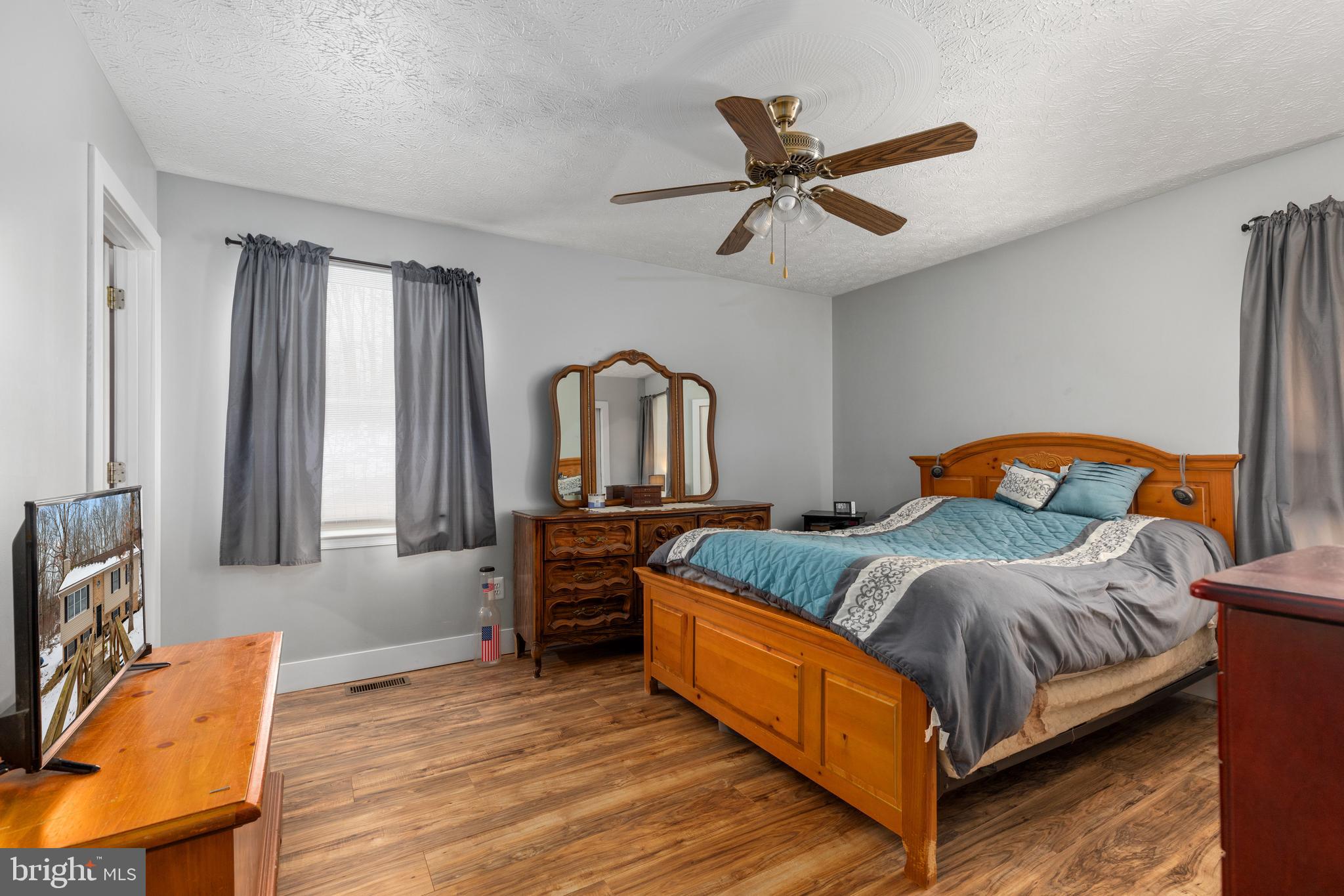 LAKE HOLIDAY ESTATES - Residential