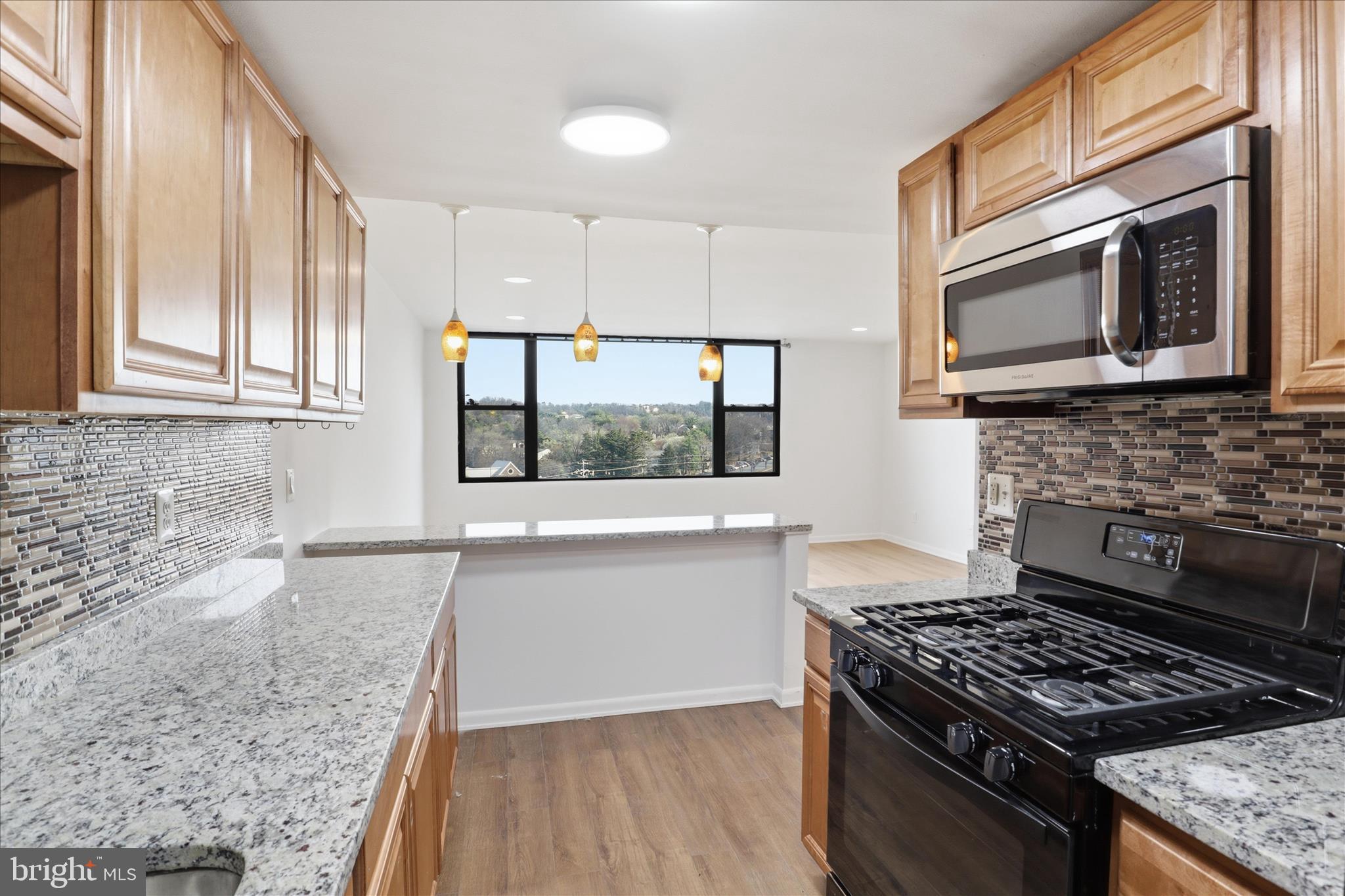 FORTY SIX HUNDRED - Residential