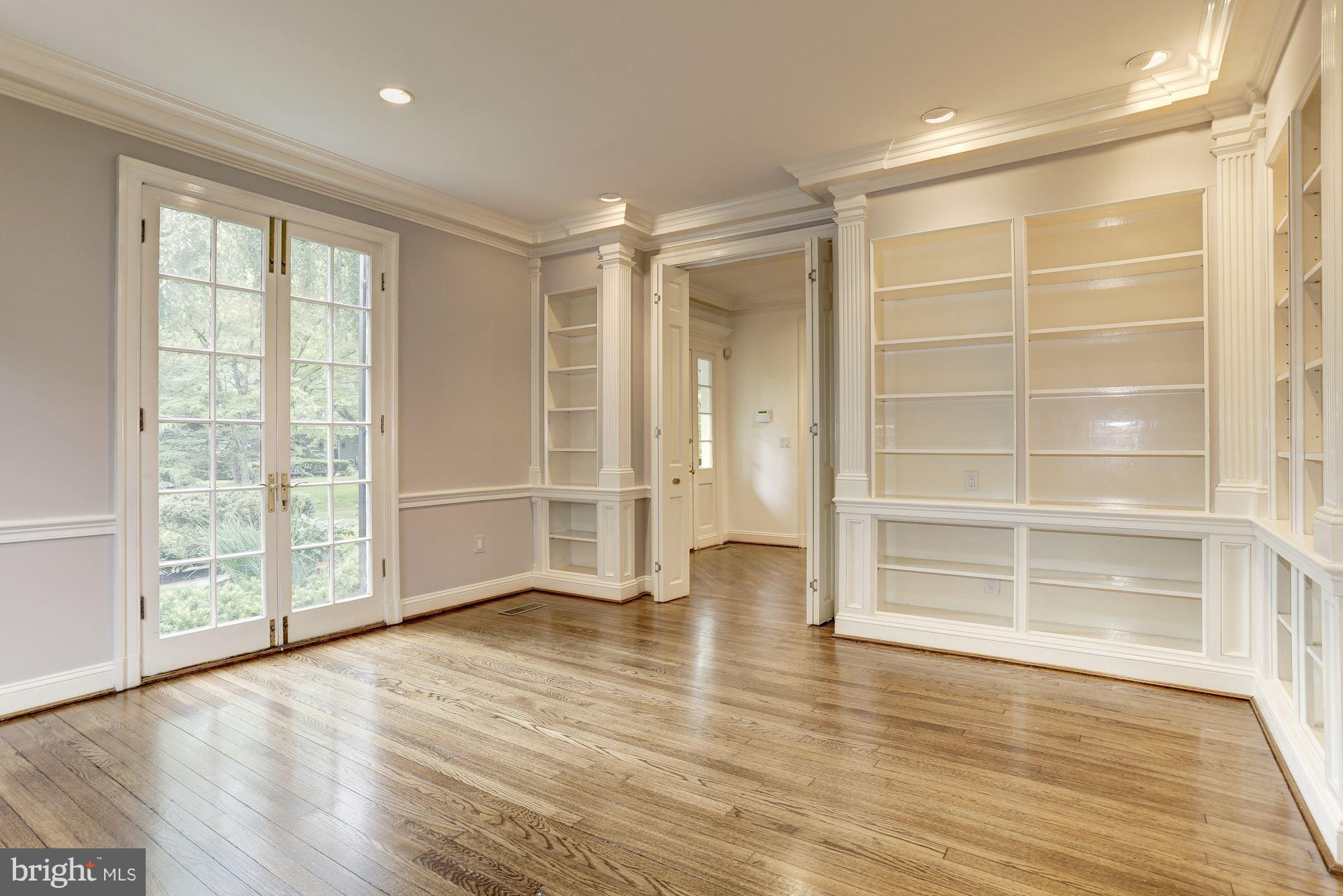 CHEVY CHASE VILLAGE - Residential