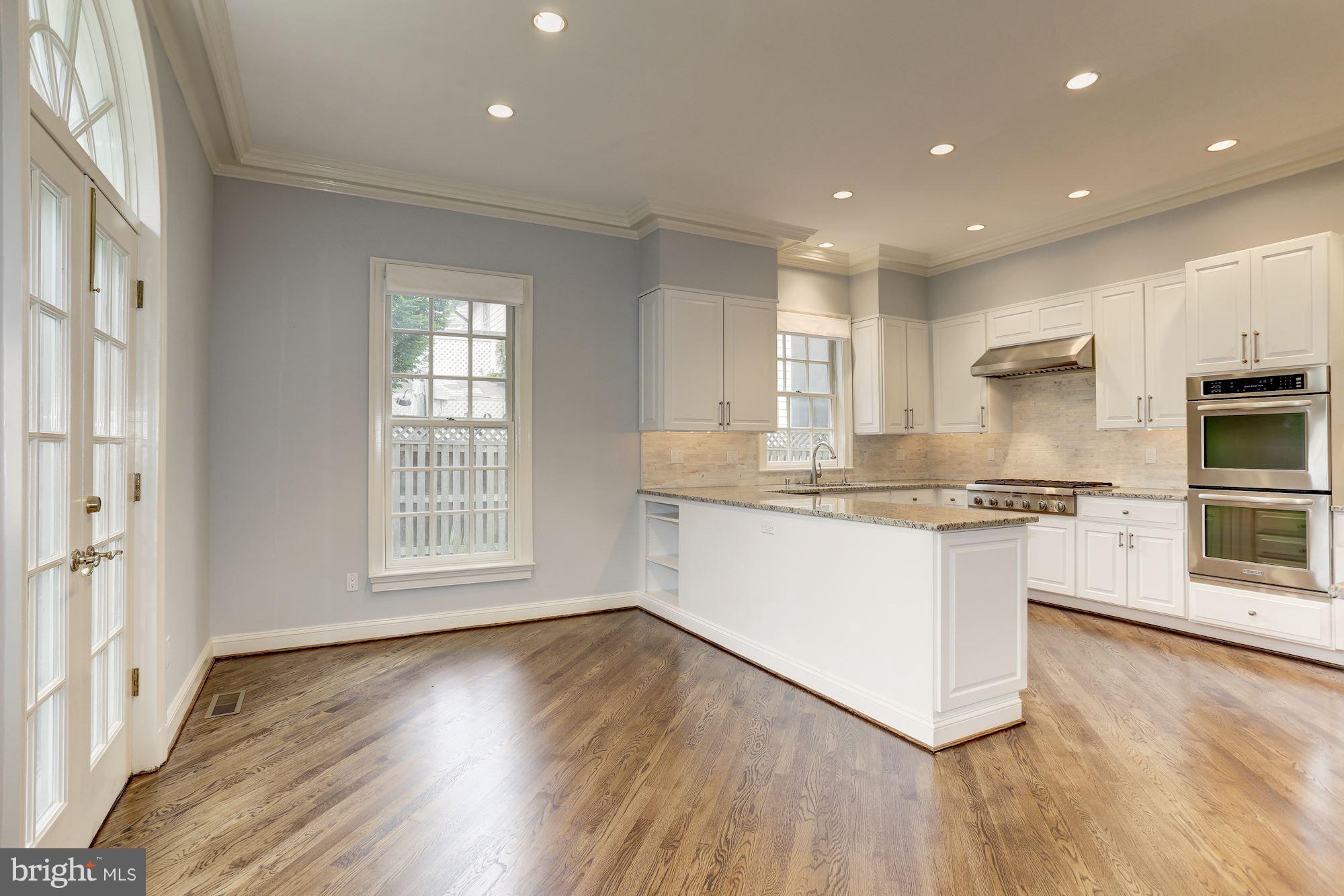 CHEVY CHASE VILLAGE - Residential