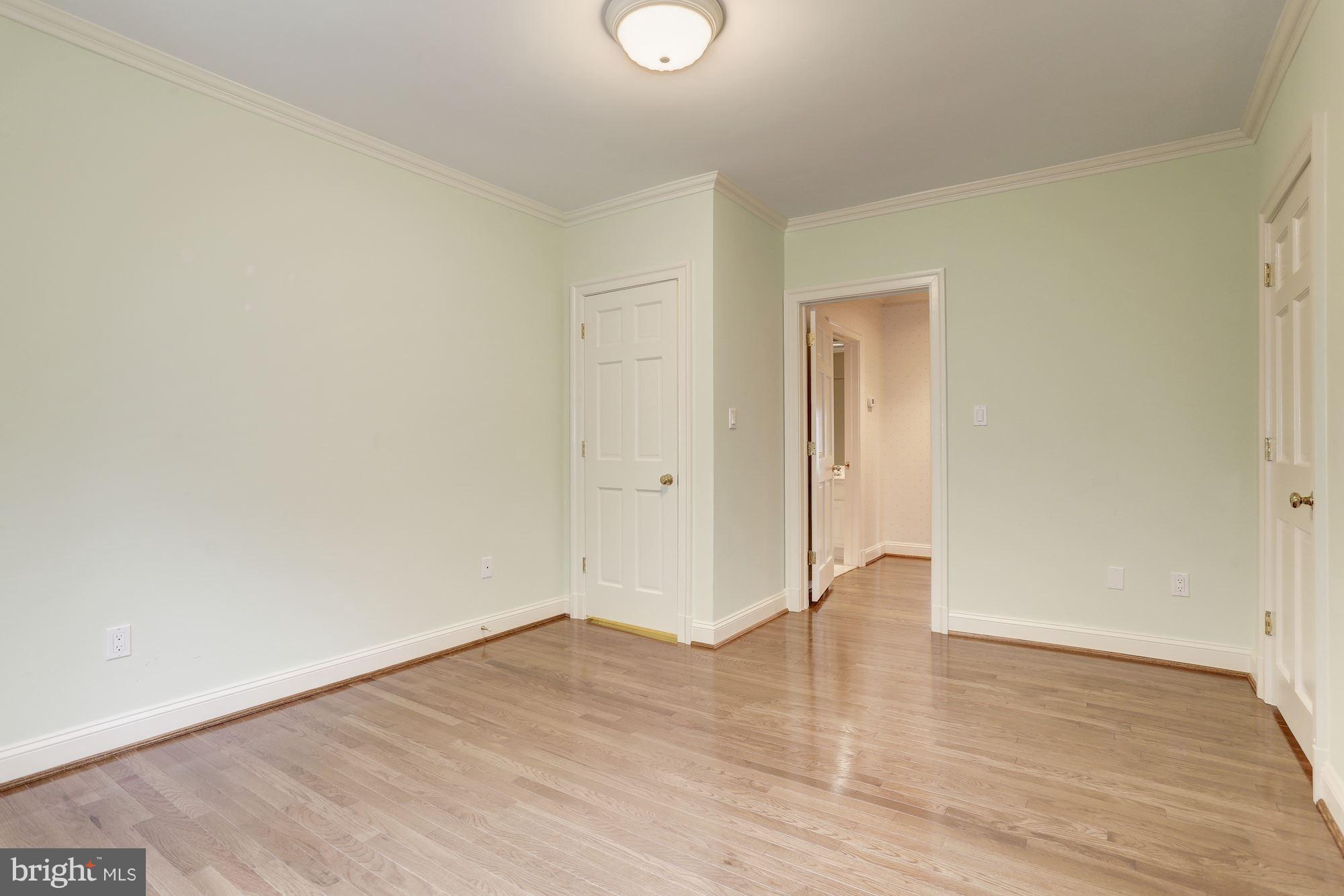 CHEVY CHASE VILLAGE - Residential