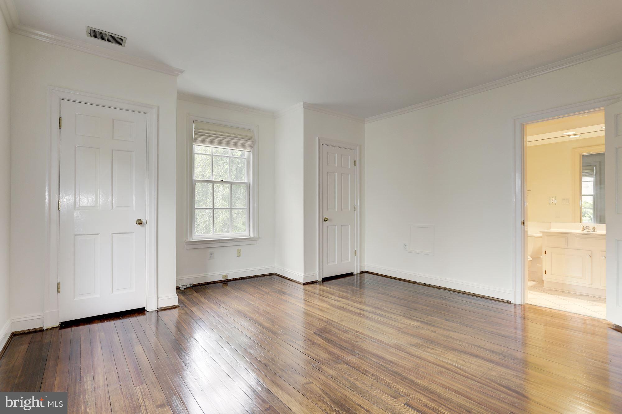 CHEVY CHASE VILLAGE - Residential