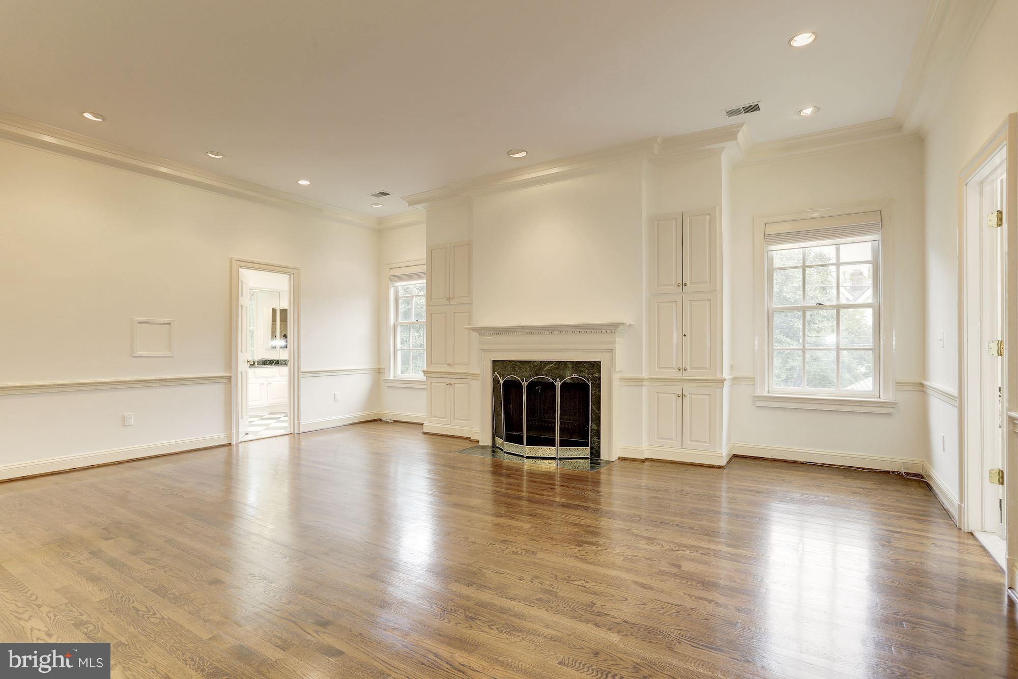 CHEVY CHASE VILLAGE - Residential