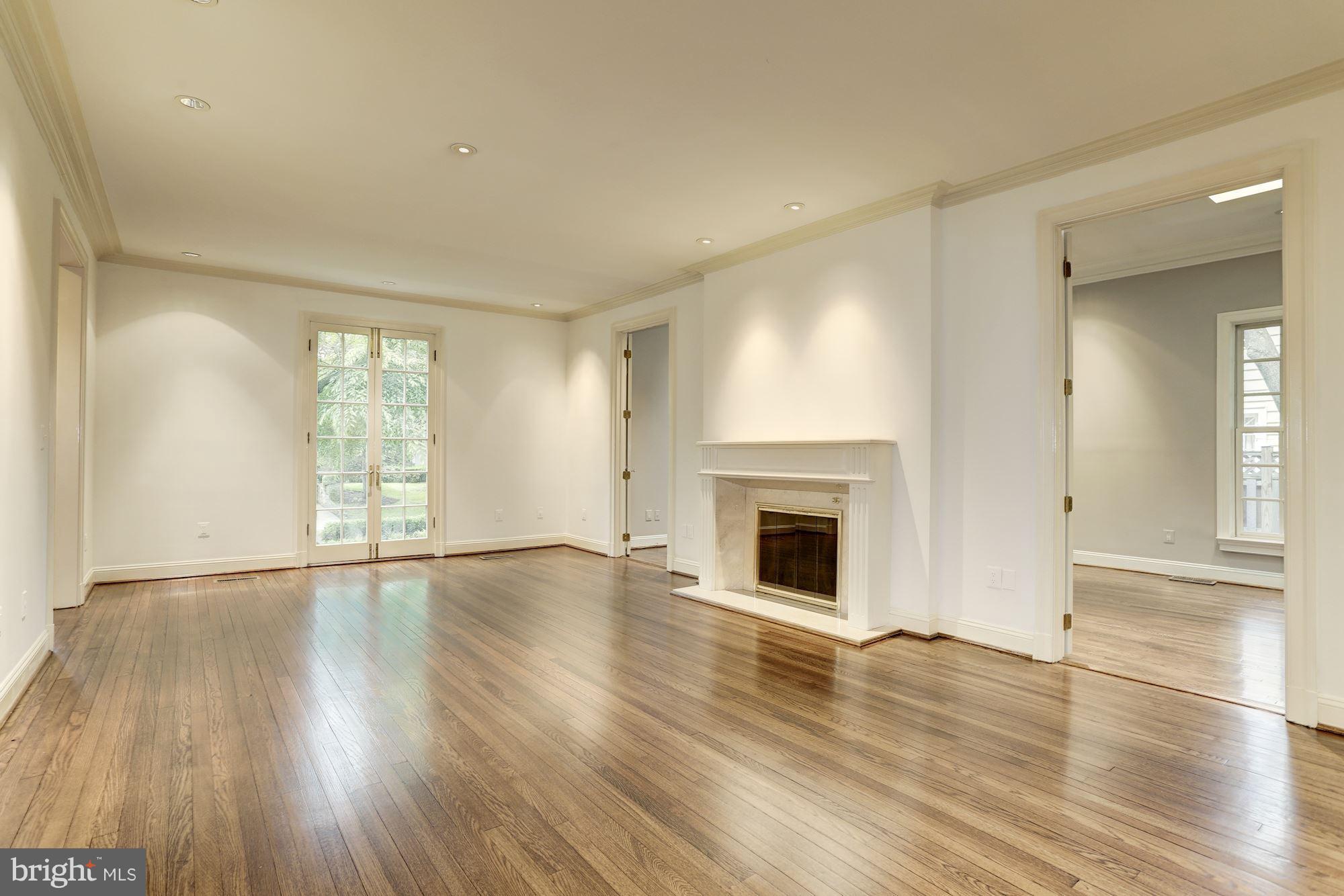 CHEVY CHASE VILLAGE - Residential