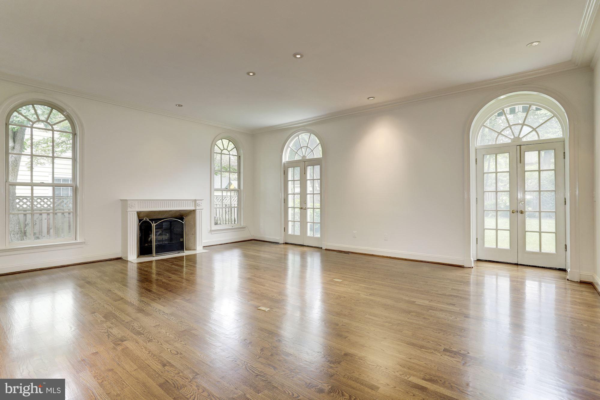 CHEVY CHASE VILLAGE - Residential