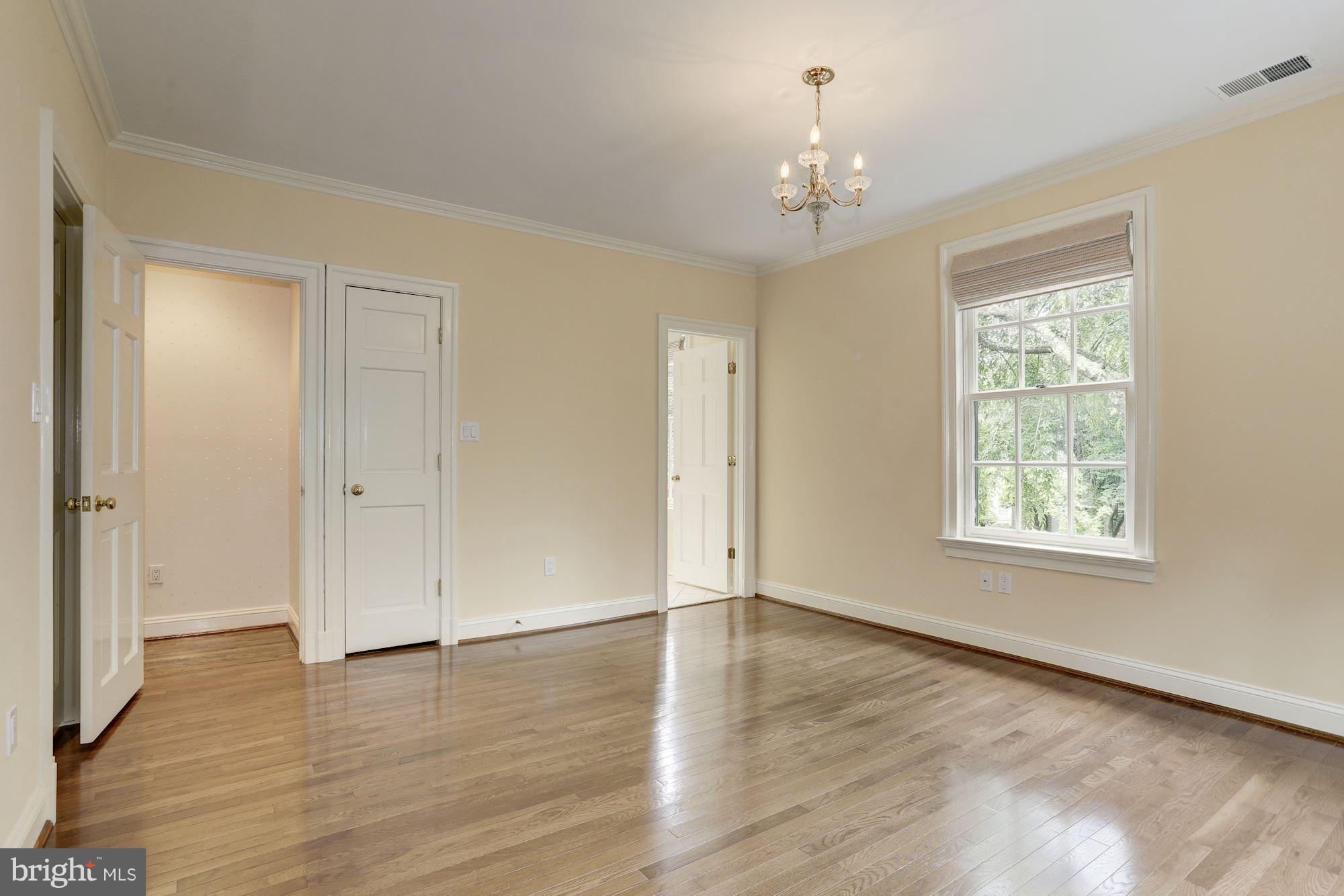 CHEVY CHASE VILLAGE - Residential