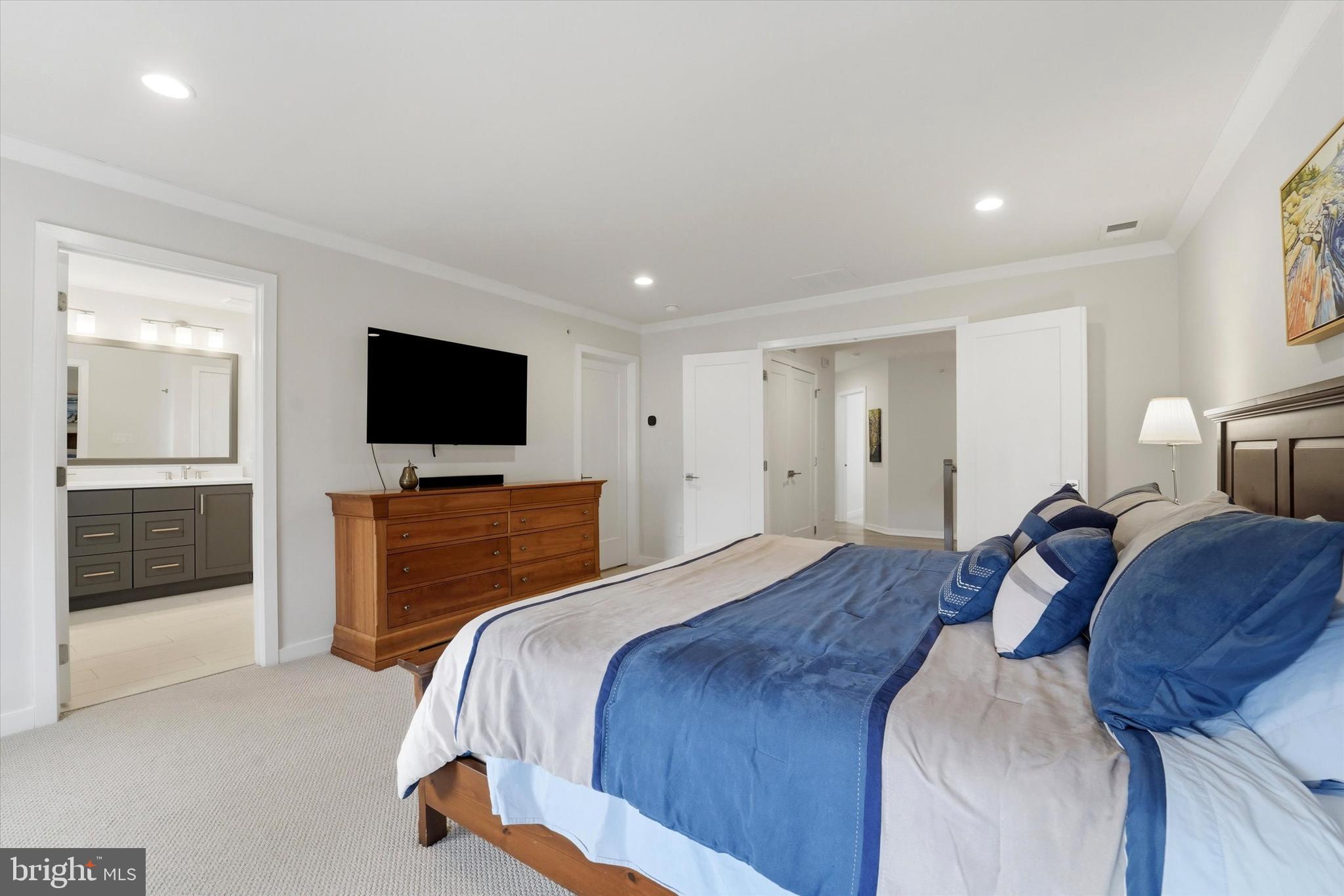 OAKS AT LAFAYETTE HILL - Residential