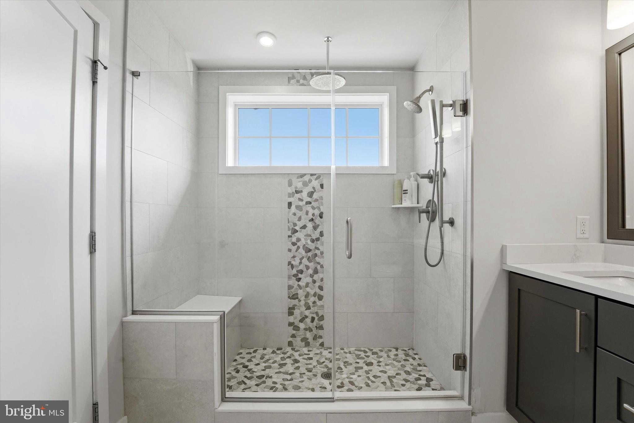 OAKS AT LAFAYETTE HILL - Residential