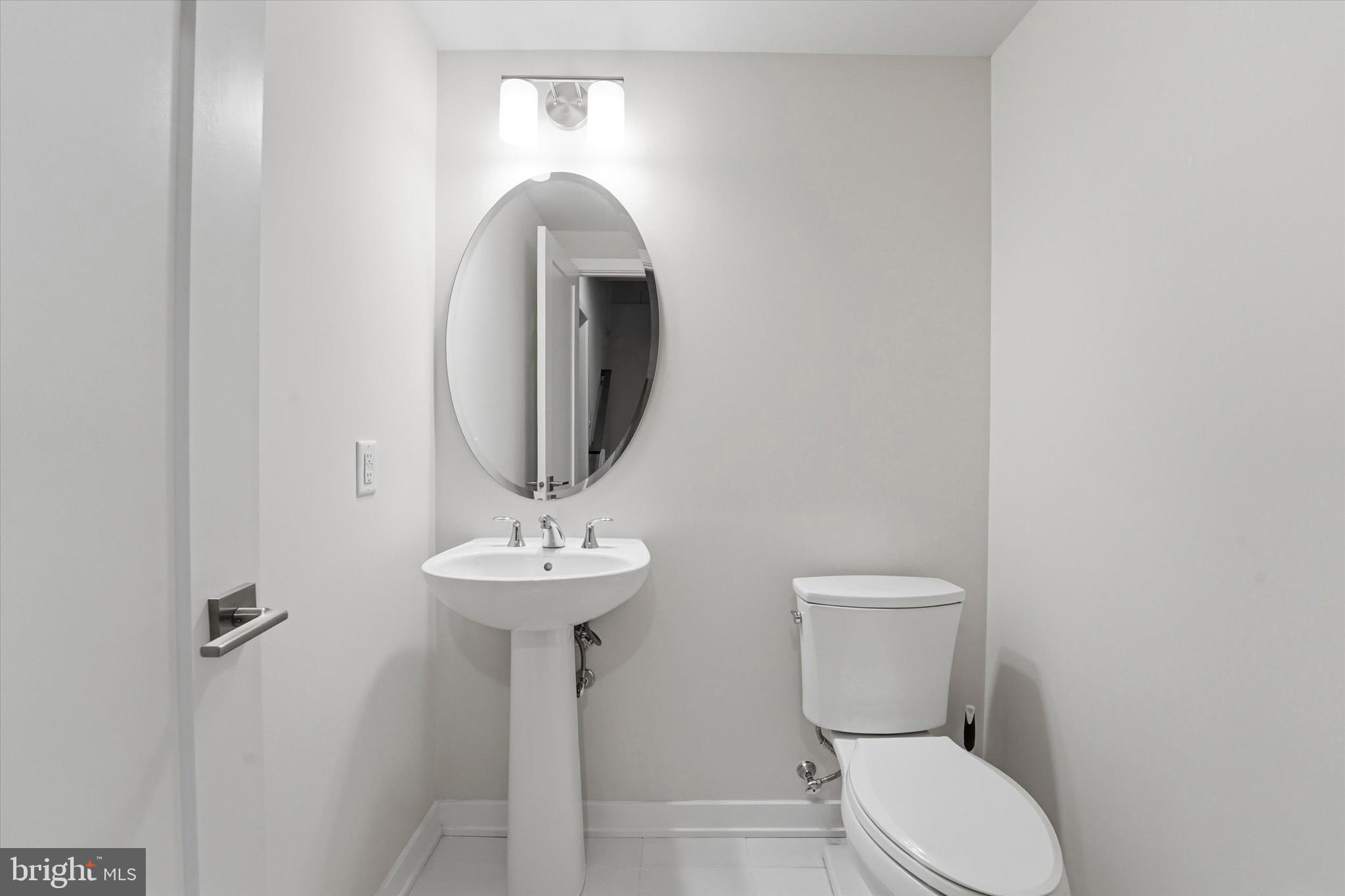 OAKS AT LAFAYETTE HILL - Residential