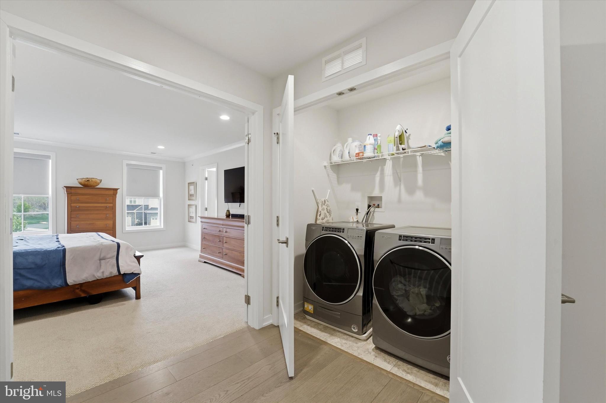 OAKS AT LAFAYETTE HILL - Residential