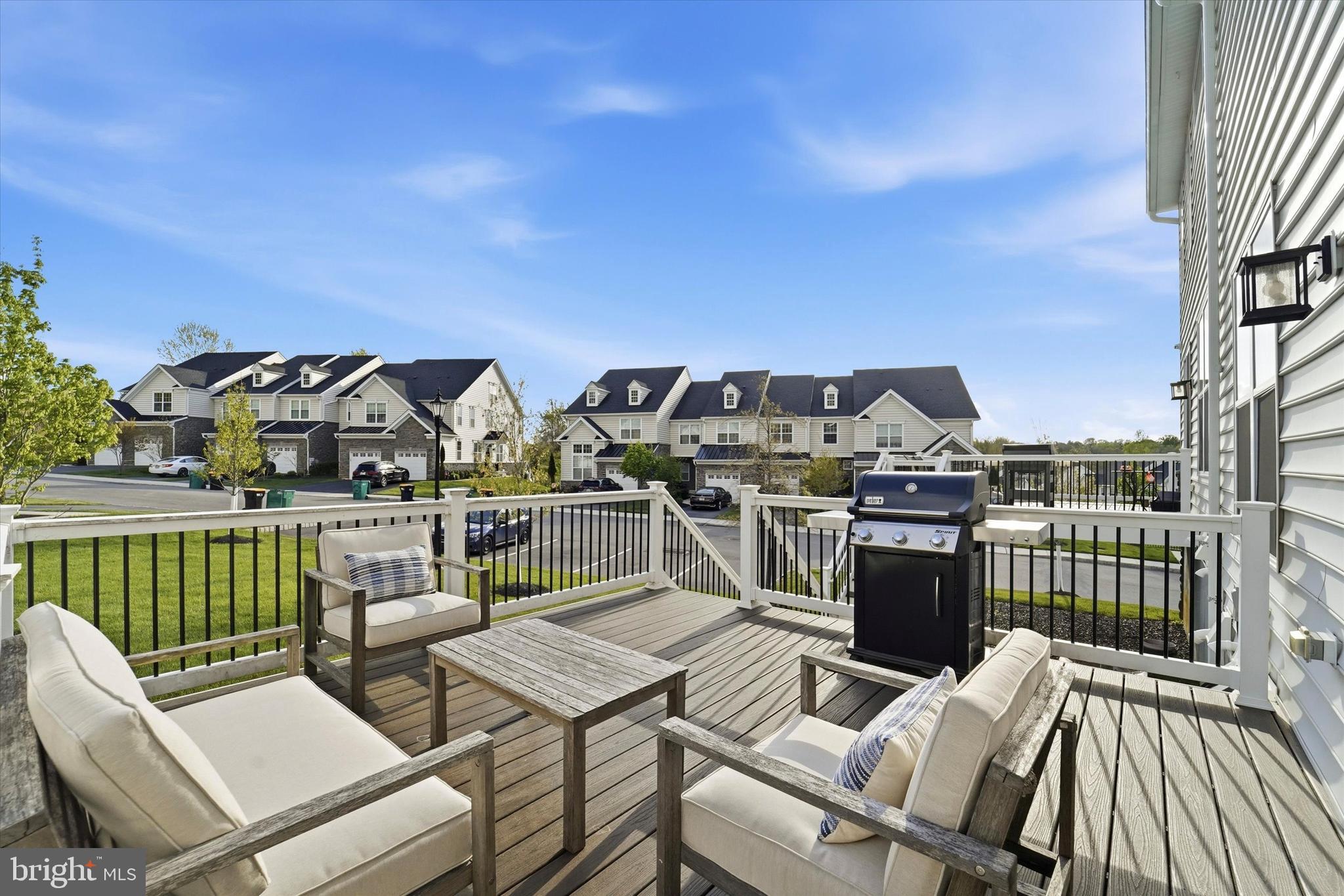 OAKS AT LAFAYETTE HILL - Residential