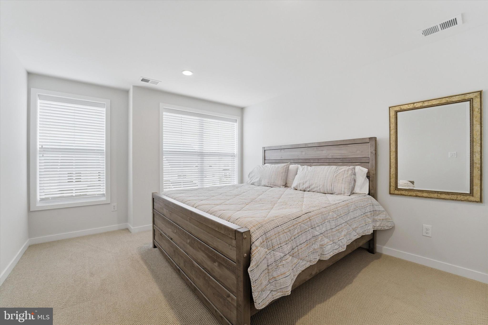 OAKS AT LAFAYETTE HILL - Residential