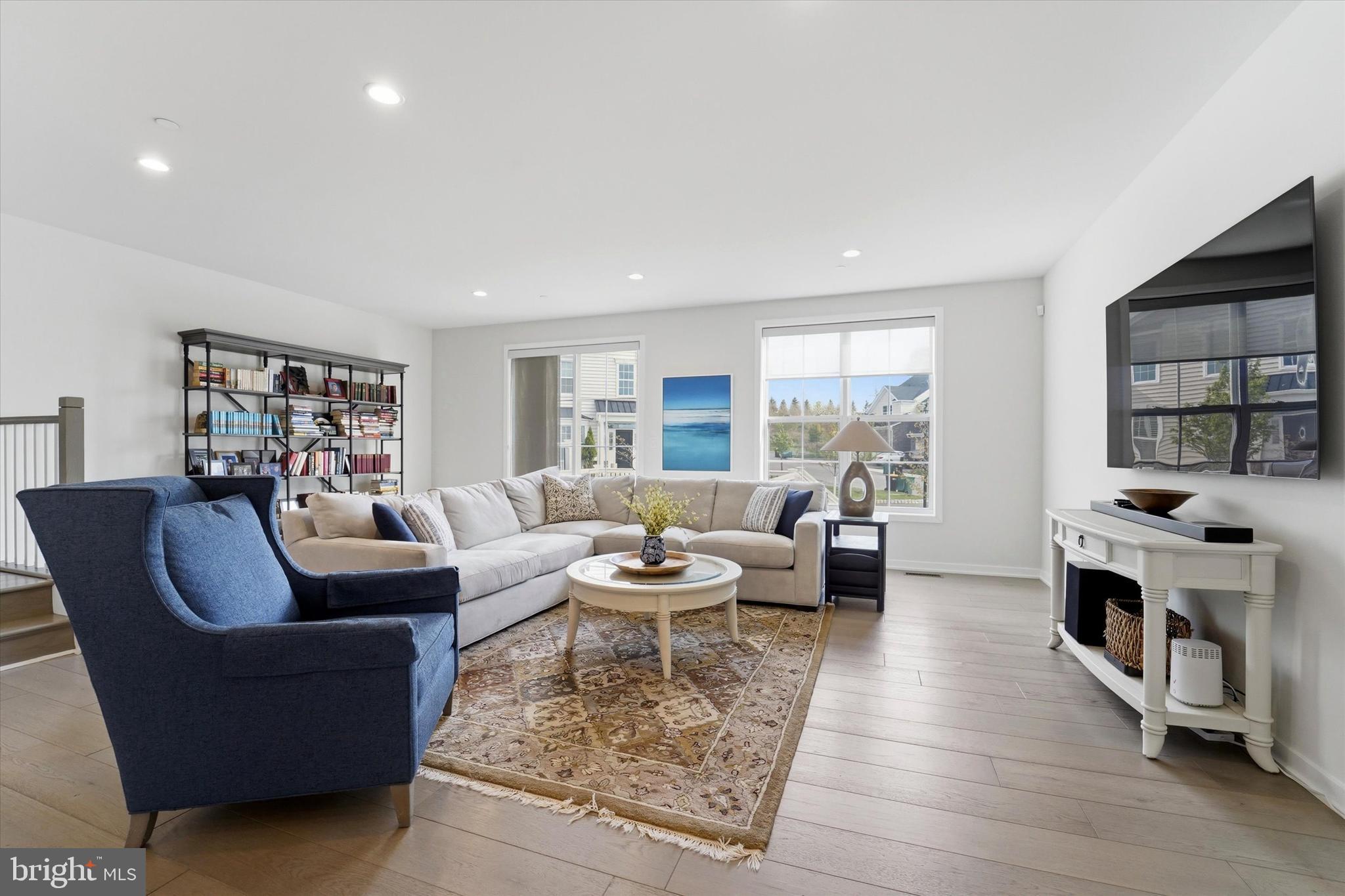 OAKS AT LAFAYETTE HILL - Residential