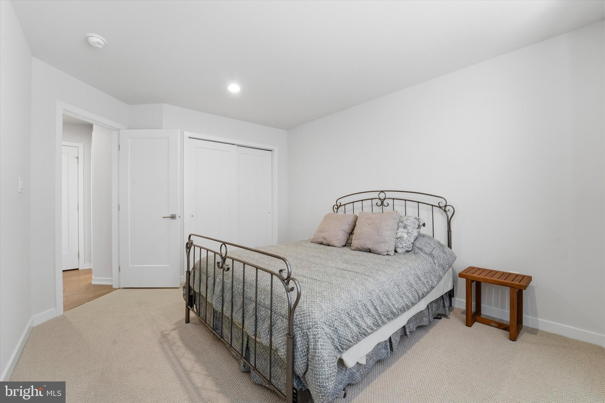 OAKS AT LAFAYETTE HILL - Residential