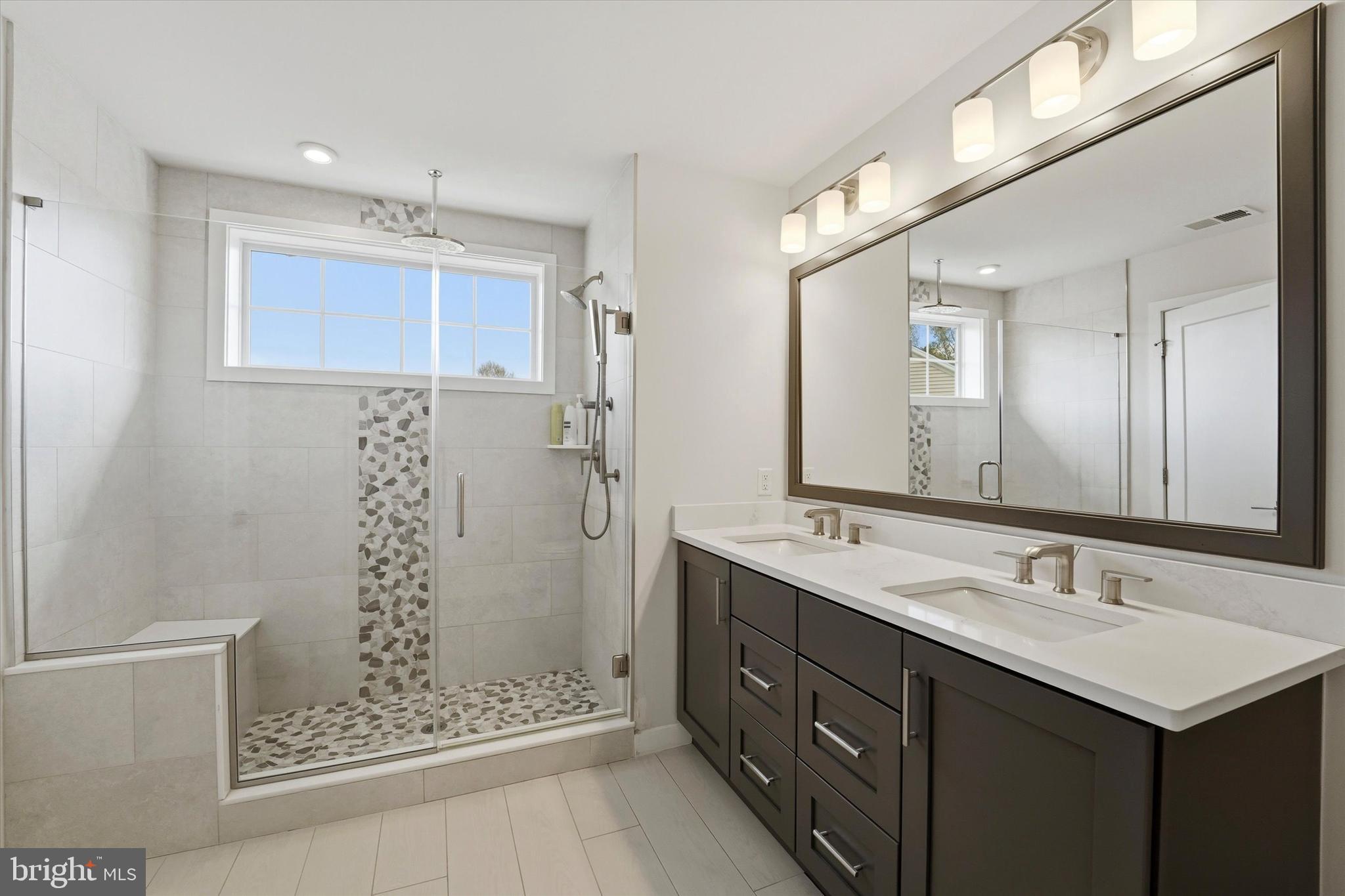 OAKS AT LAFAYETTE HILL - Residential