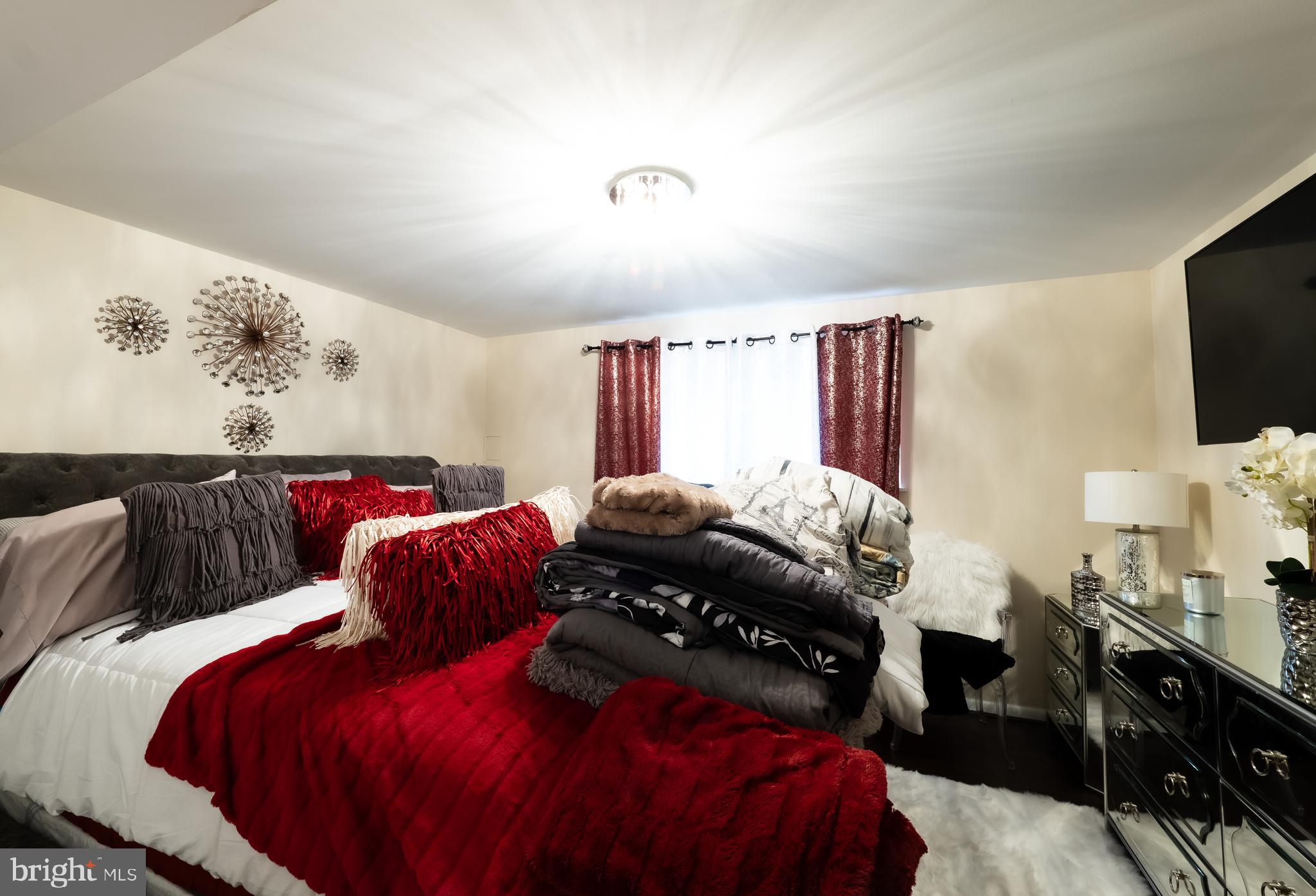 FEATHERBED - Residential