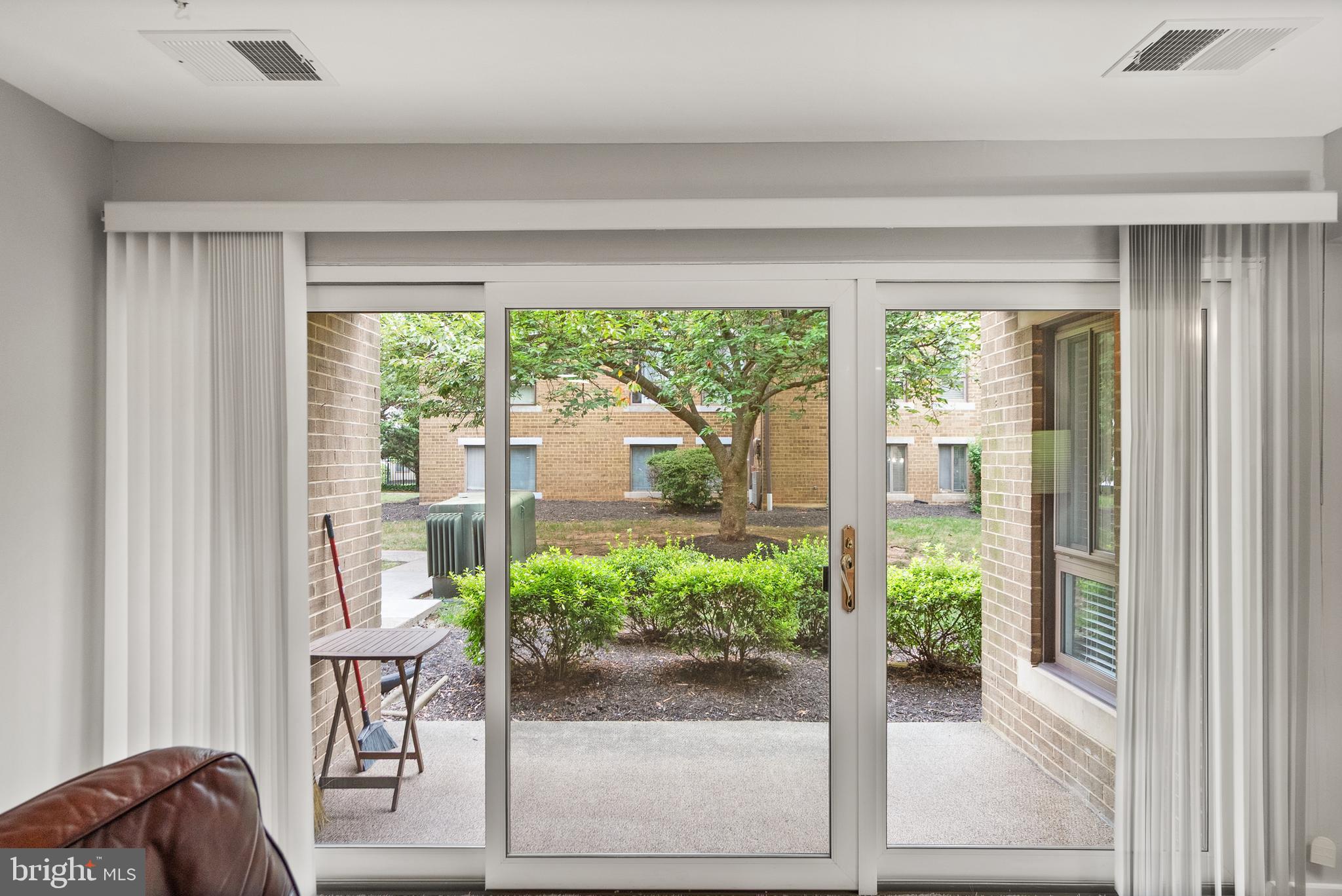 JEFFERSON MEWS - Residential