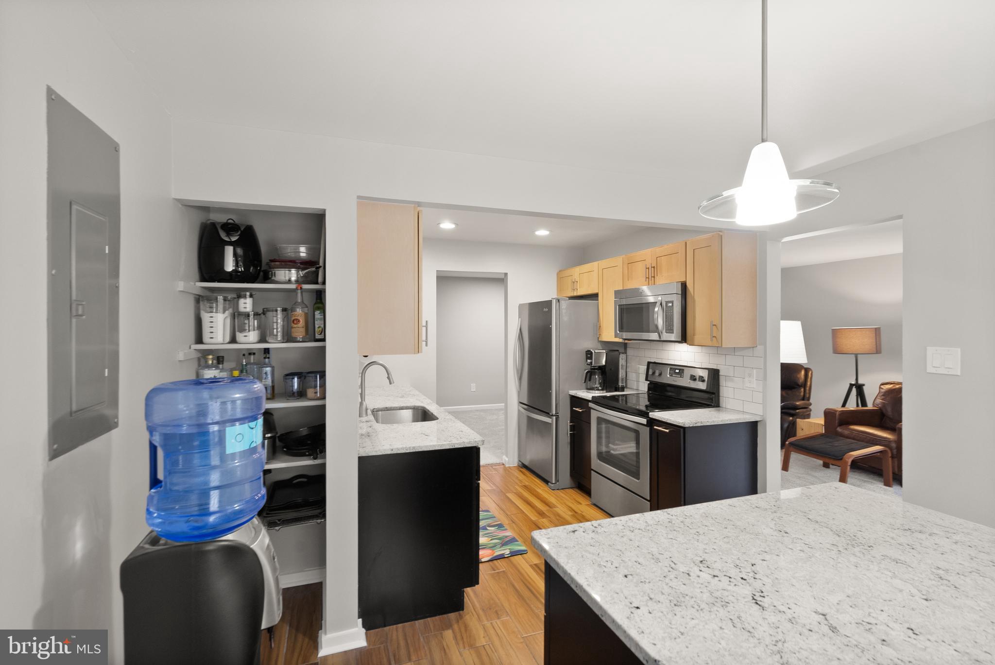 JEFFERSON MEWS - Residential