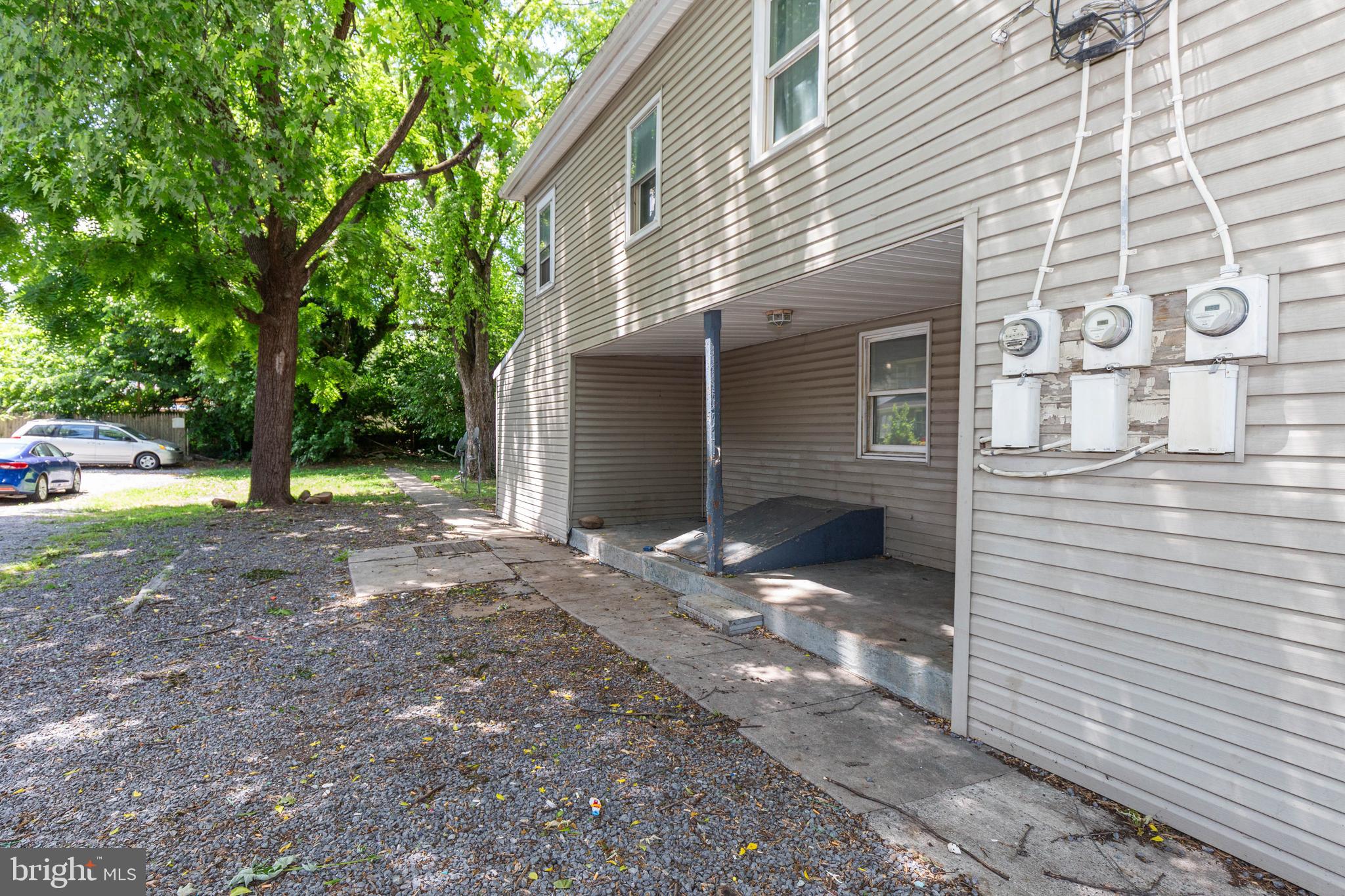 323 S. RALEIGH ST 1