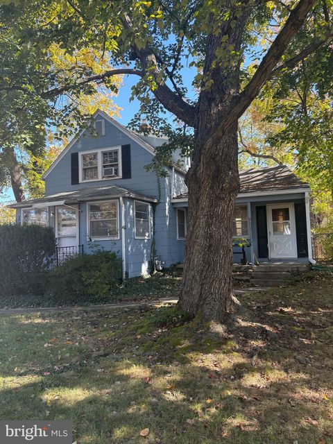 Photo of 101 N Horners Lane, ROCKVILLE, MD 20850 (MLS # MDMC2205032)