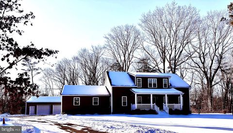 Photo of 750 Maple Avenue, SOUTHAMPTON, NJ 08088 (MLS # NJBL2104970)