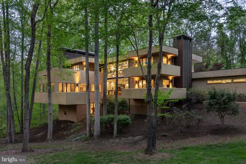 11604 FAIRFAX STATION ROAD FAIRFAX STATION VA 22039