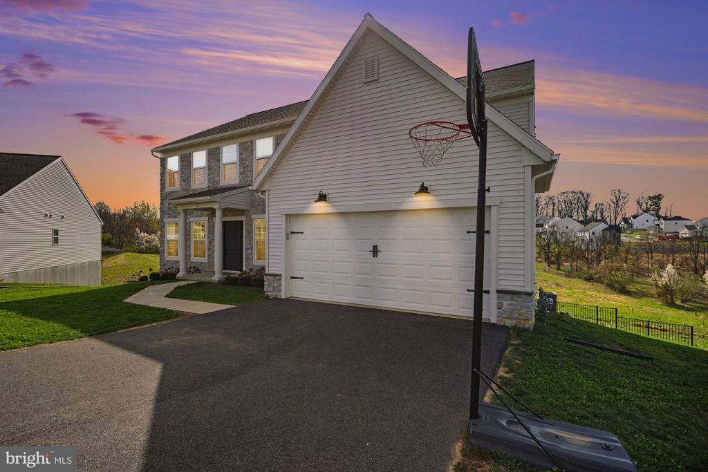 Photo of 22 Walton Hill Circle, LITITZ, PA 17543 (MLS # PALA2086076)