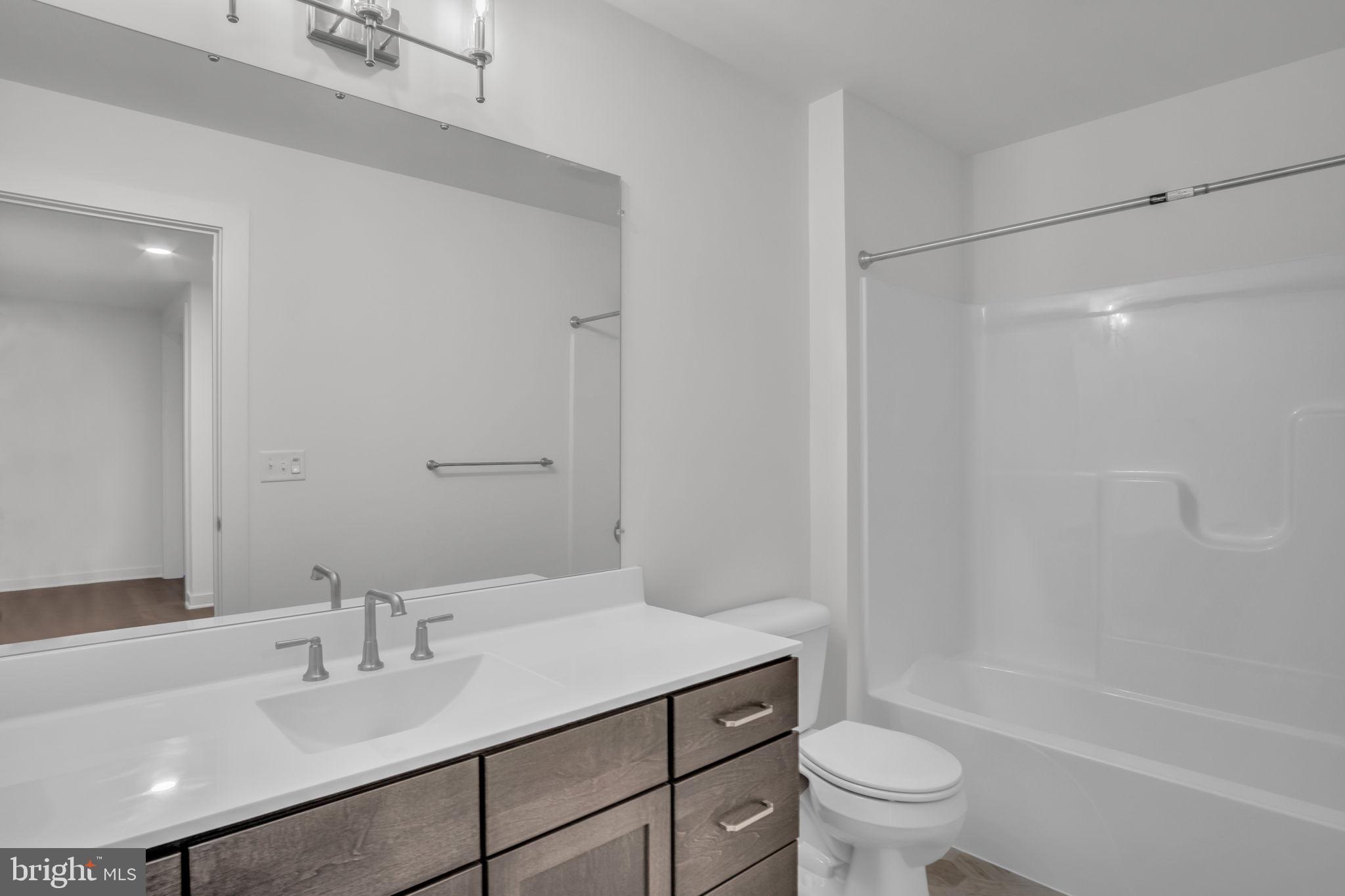 ROCKVILLE ESTATES - Residential