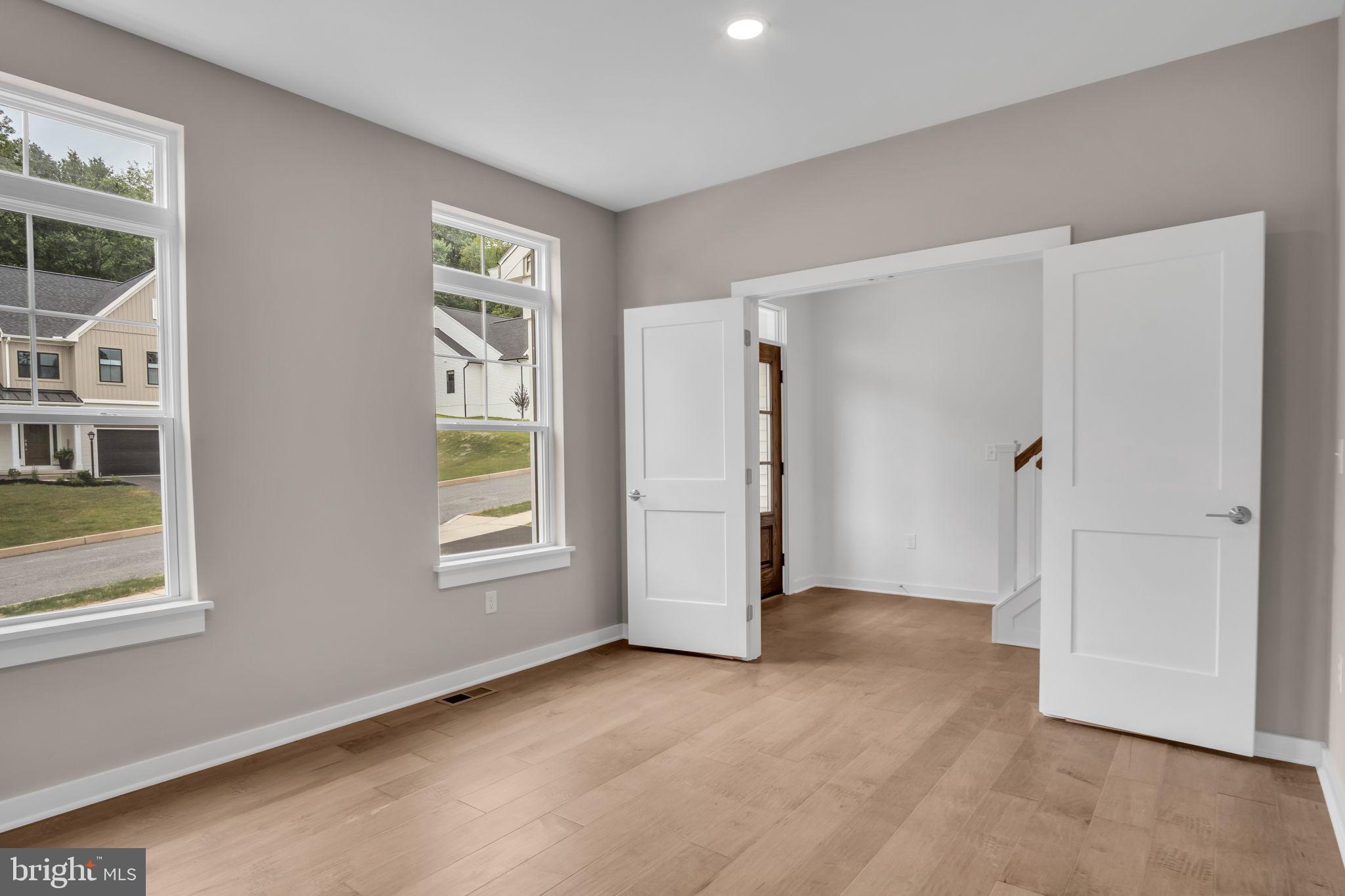 ROCKVILLE ESTATES - Residential