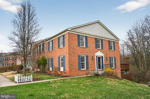 Photo of 3912 Kernstown Court, FAIRFAX, VA 22033 (MLS # VAFX2293920)