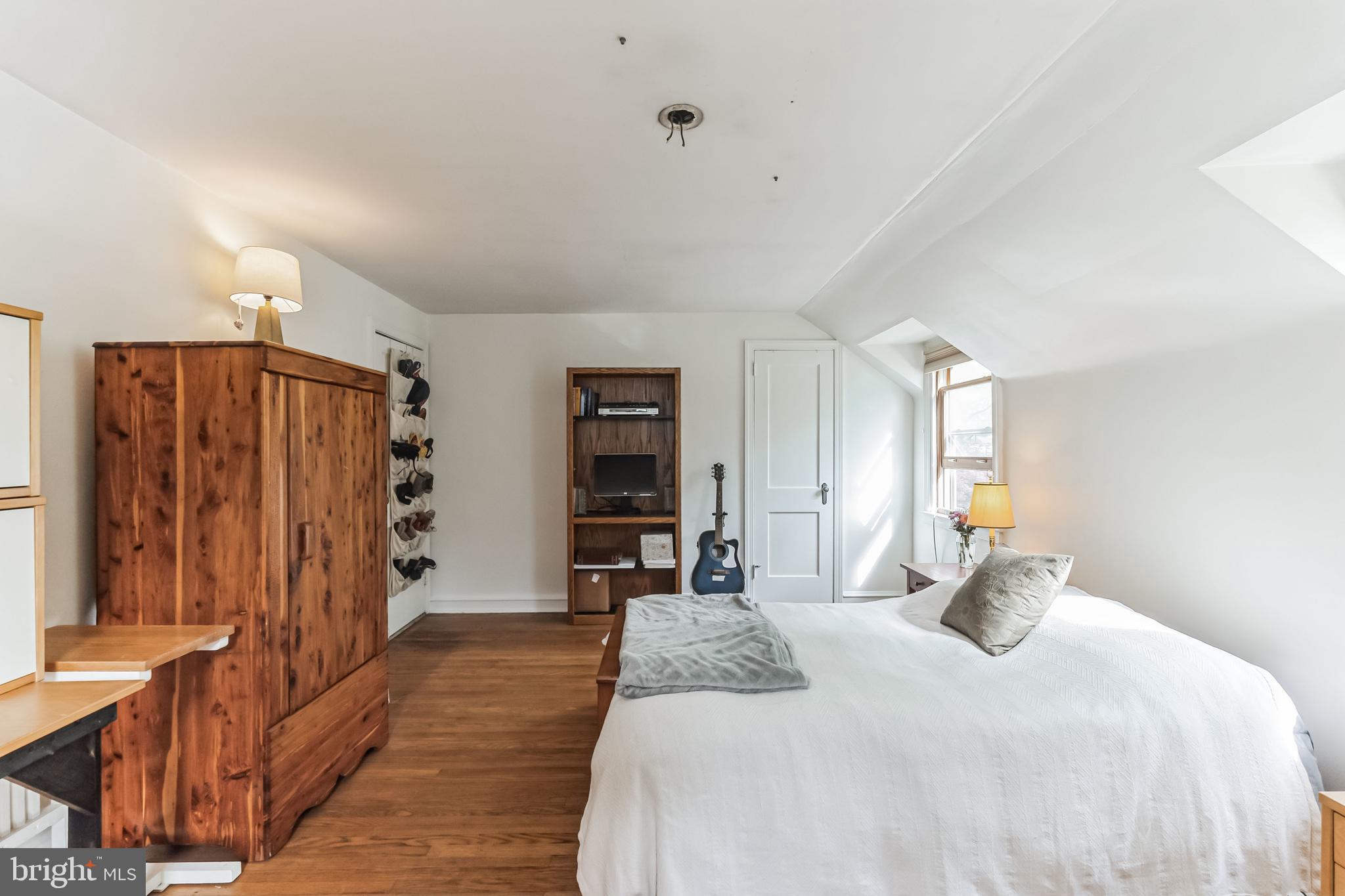 JENKINTOWN - Residential