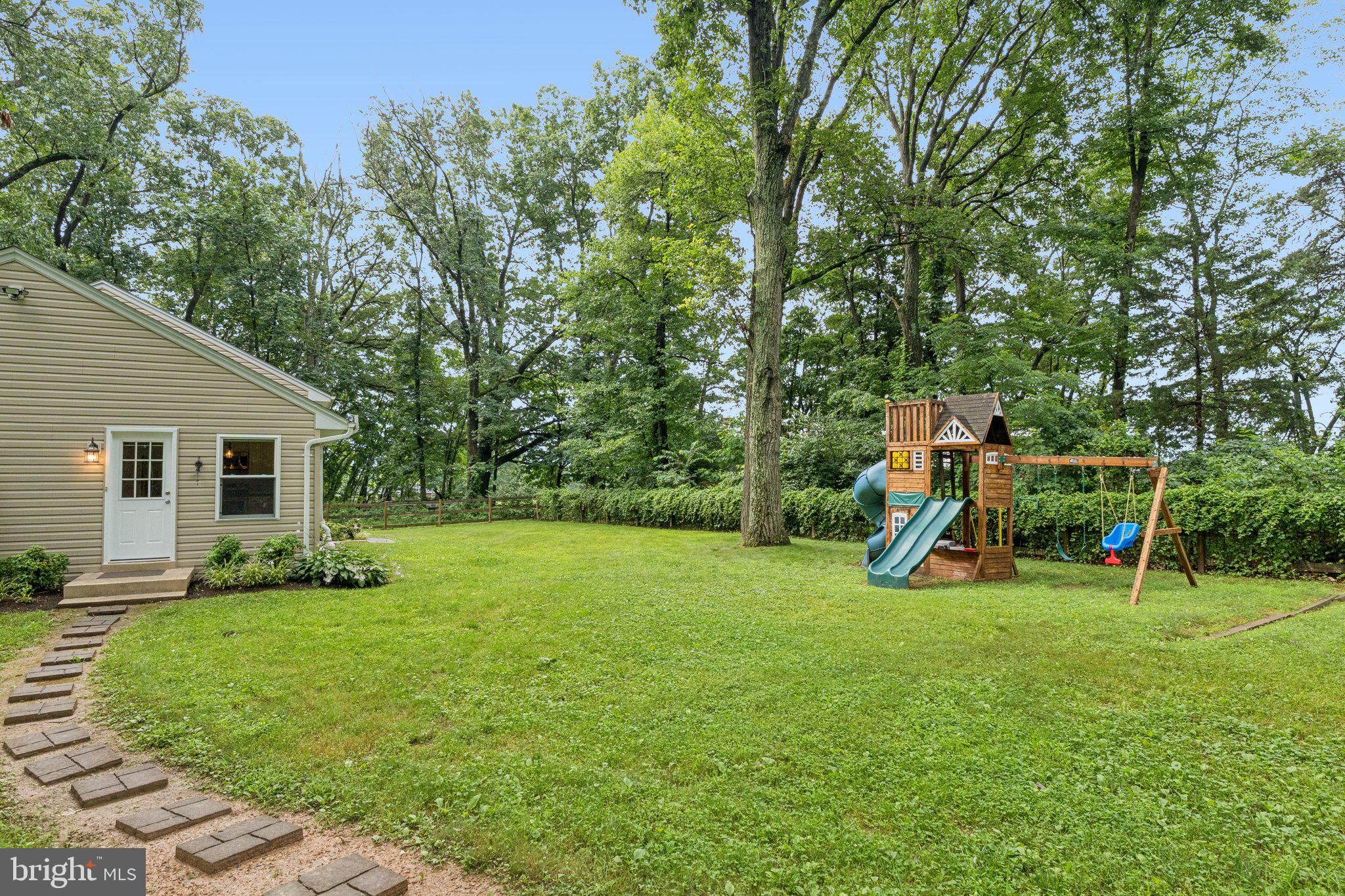 MONROVIA - Residential