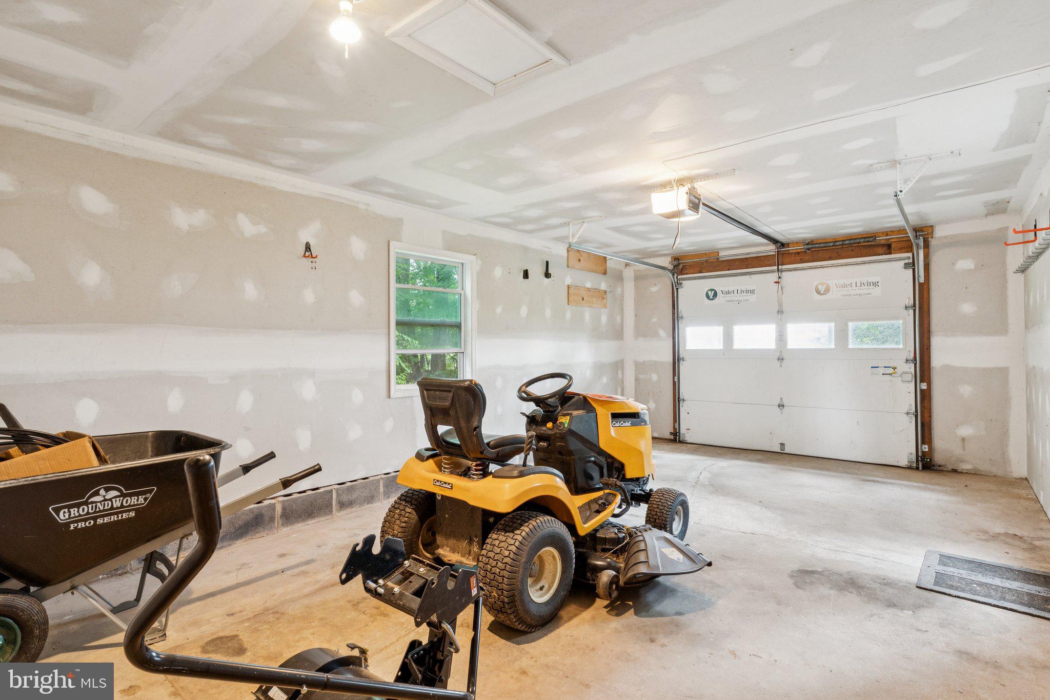 MONROVIA - Residential