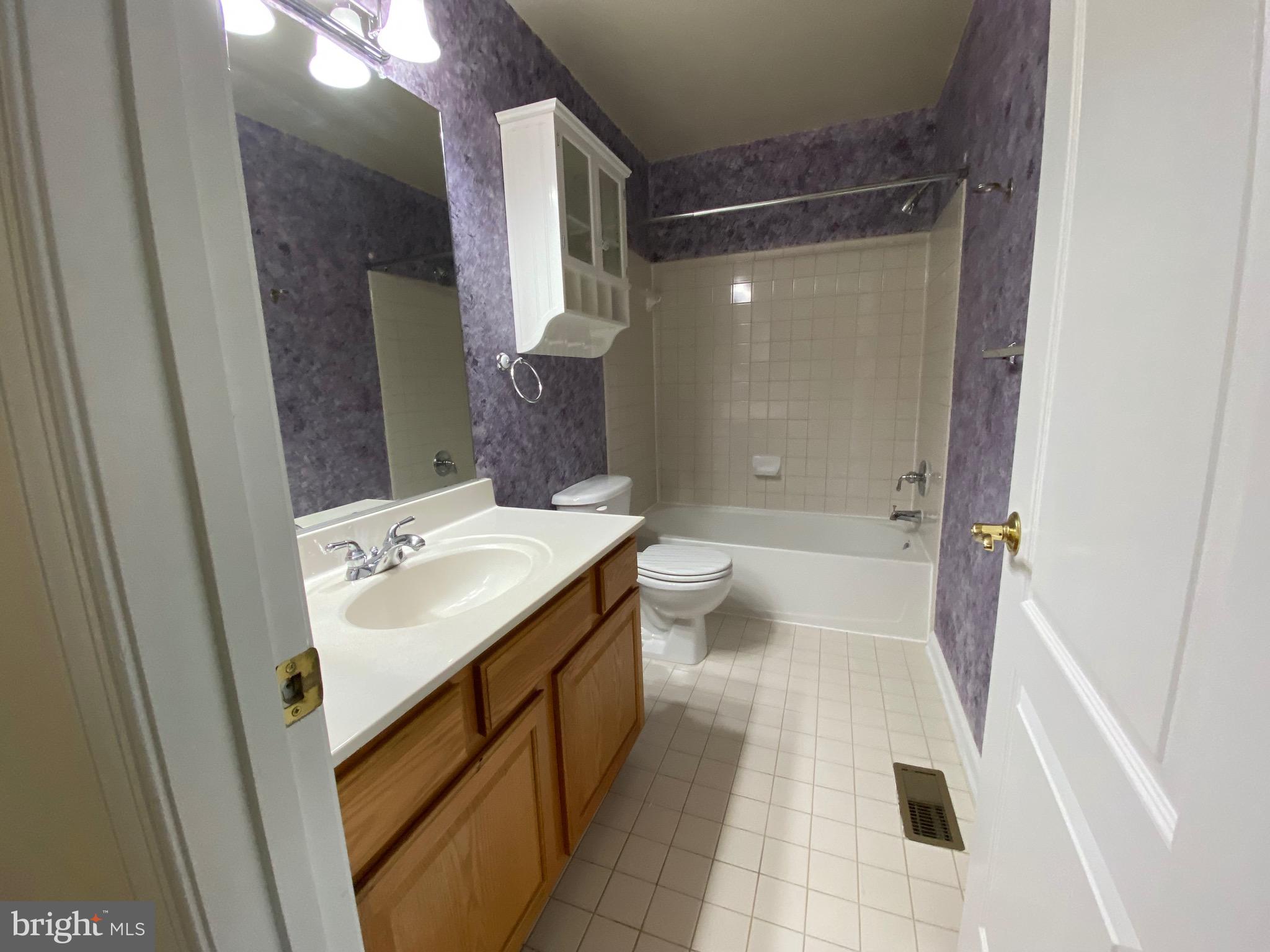 BELVEDERE GLEN - Residential Lease