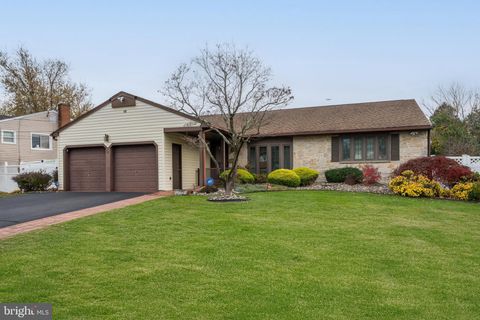 Homes For Sale - 19 Orchid Lane<br/> CHERRY HILL, NJ 08002