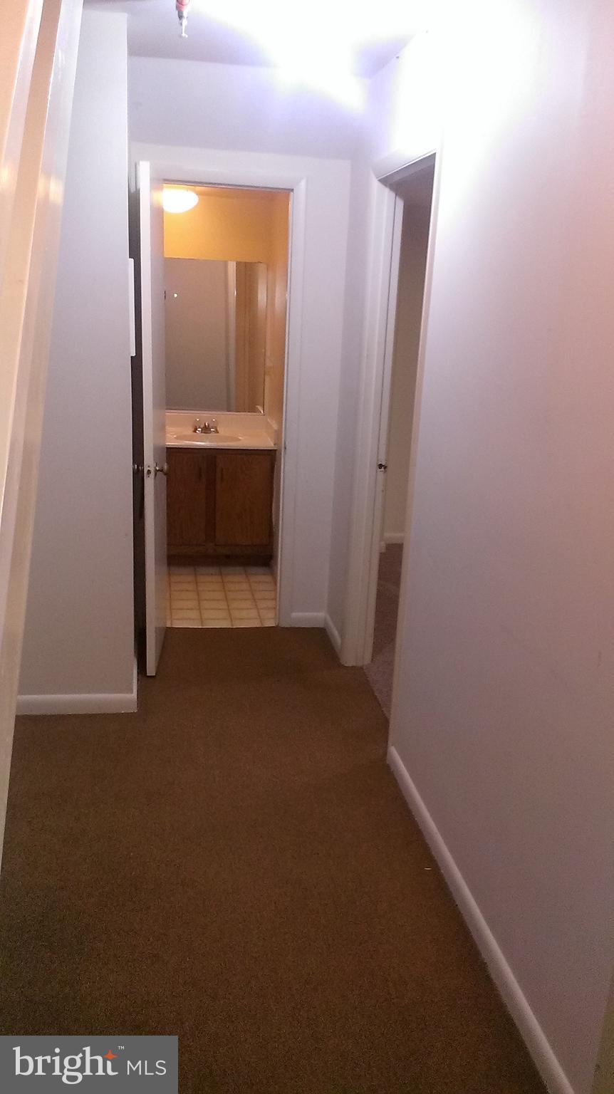 LAKELAND PARK - Residential Lease