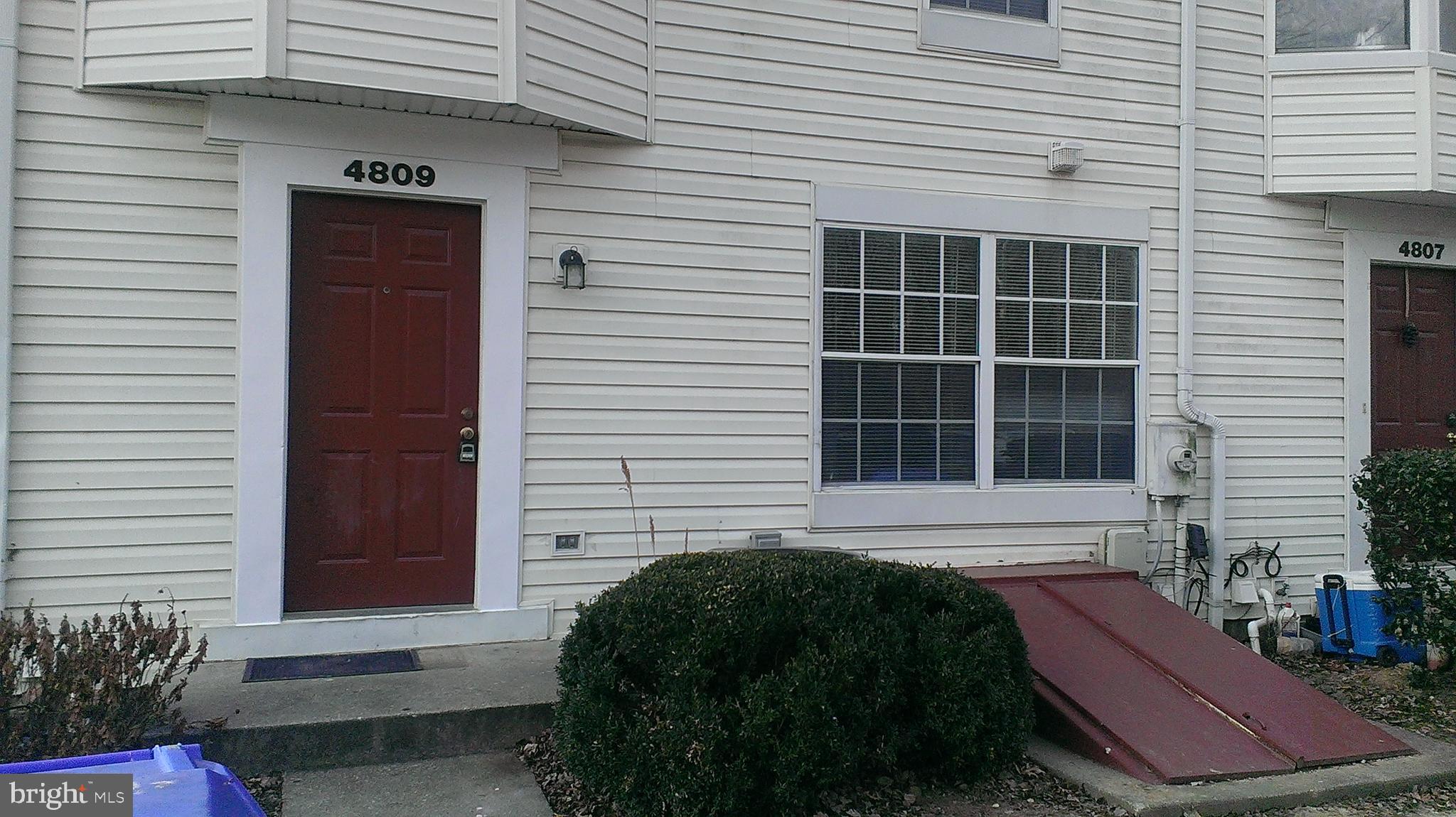 LAKELAND PARK - Residential Lease