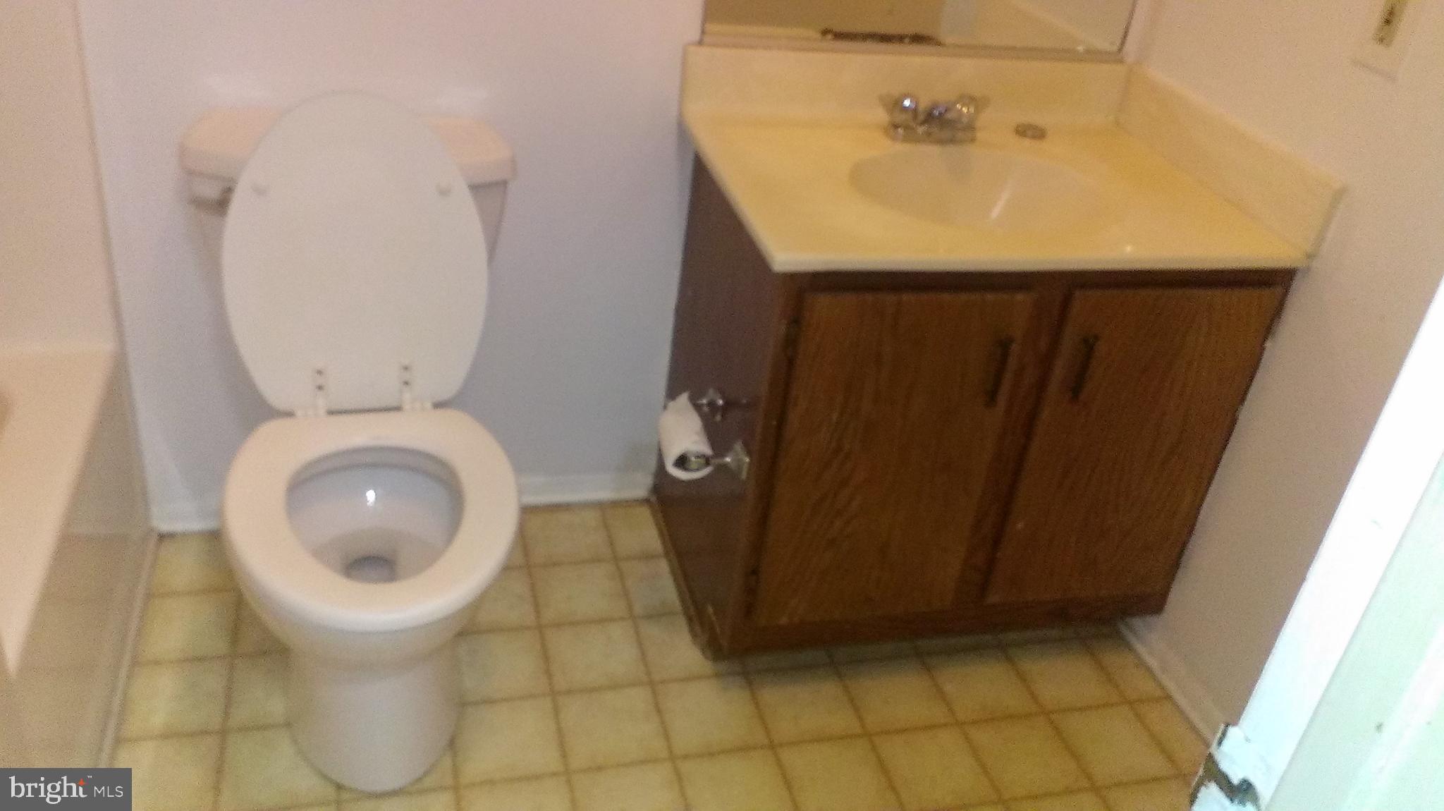 LAKELAND PARK - Residential Lease