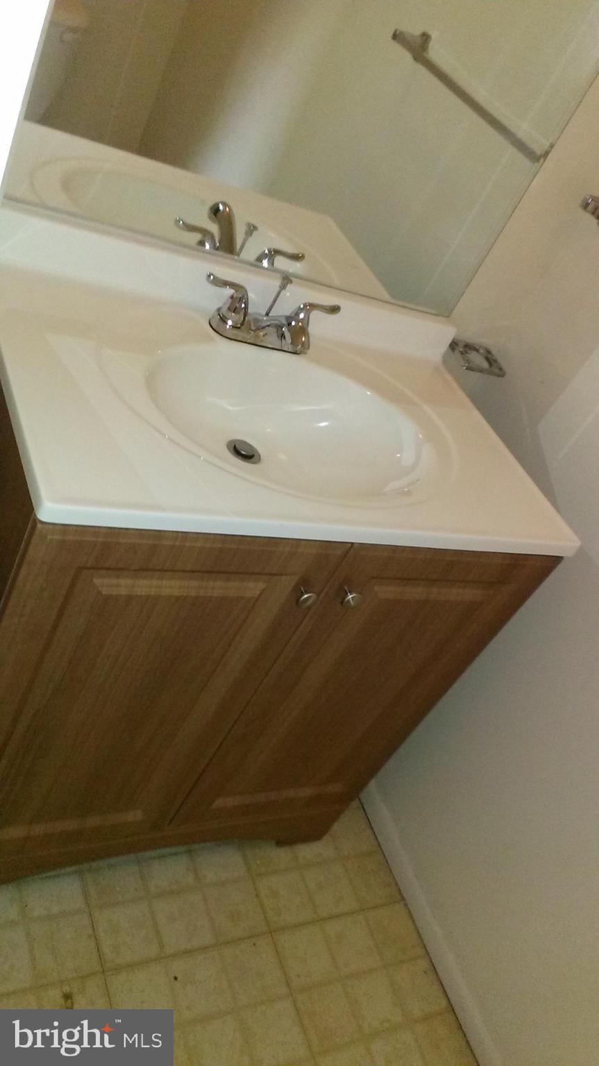 LAKELAND PARK - Residential Lease