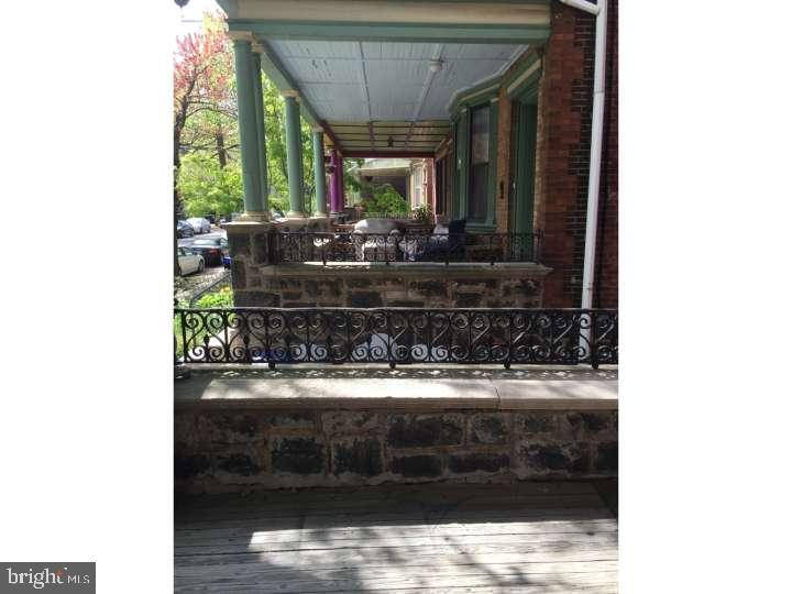 UNIVERSITY CITY - Residential Income