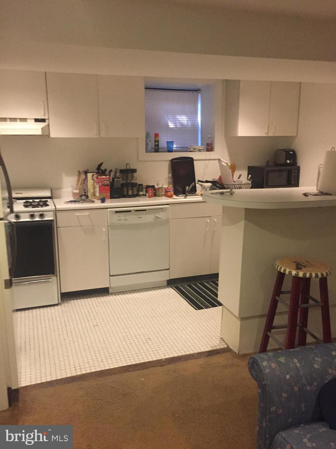 UNIVERSITY CITY - Residential Income