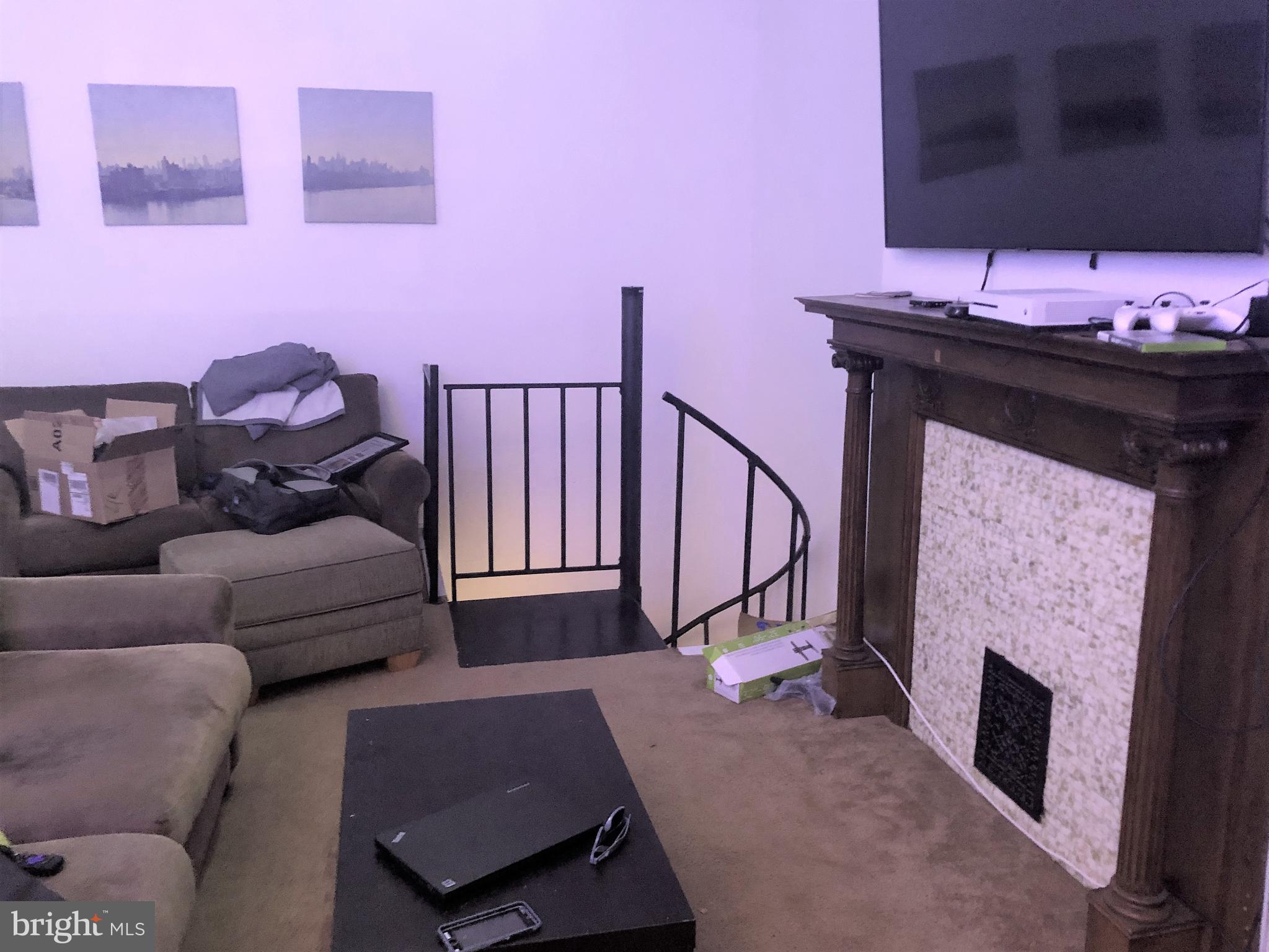 UNIVERSITY CITY - Residential Income